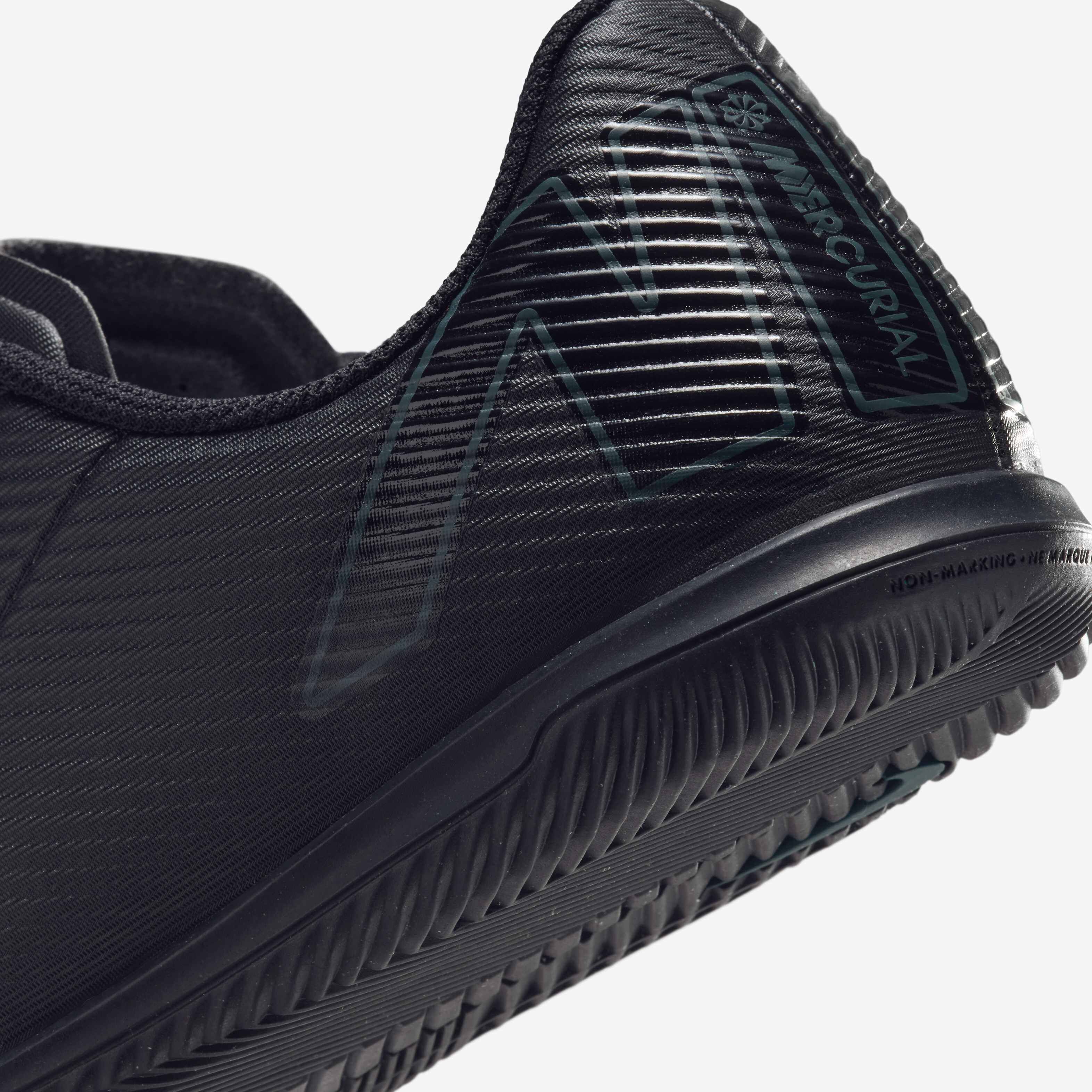 Nike Jr. Mercurial Vapor 16 Club image number 7