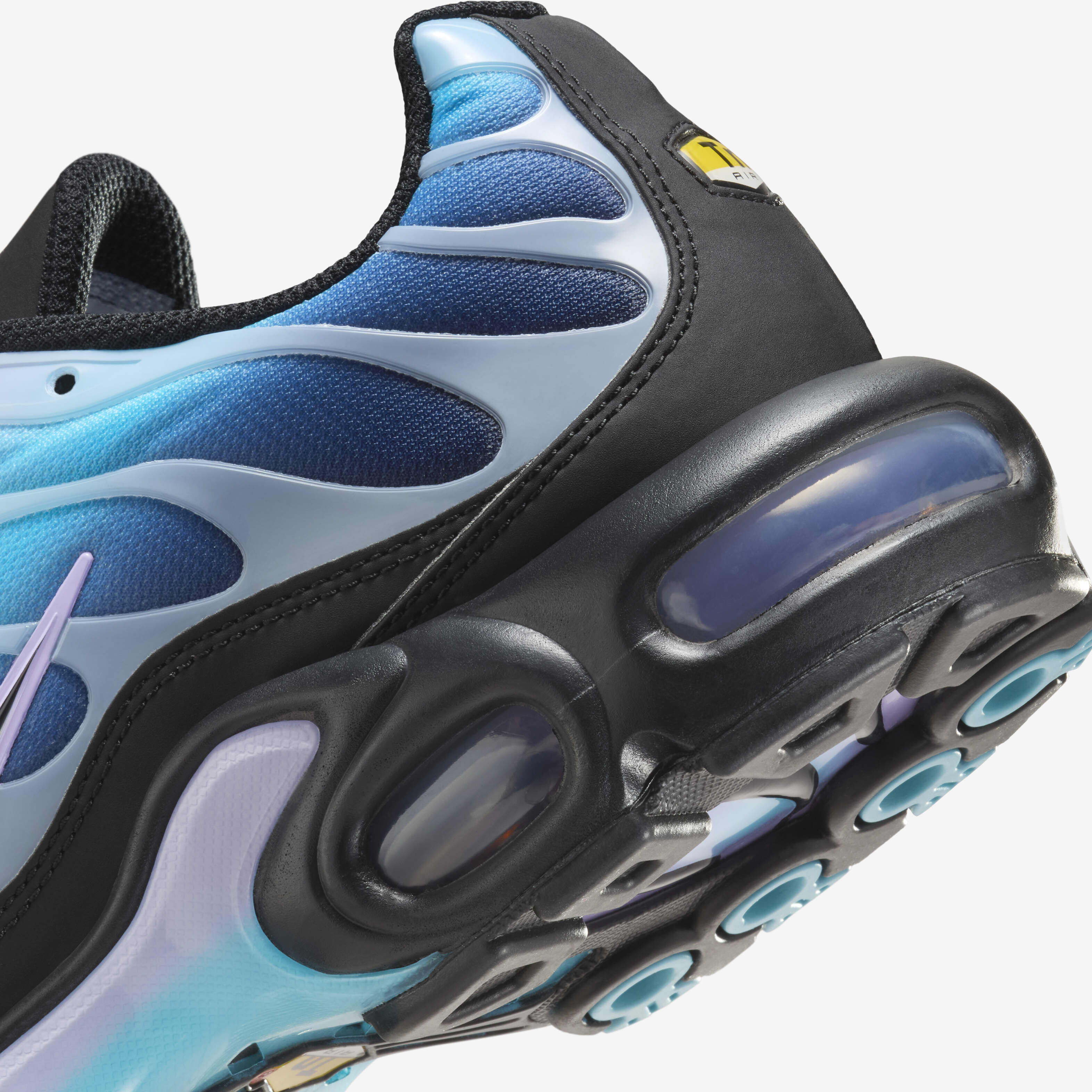 Nike Air Max Plus image number 7
