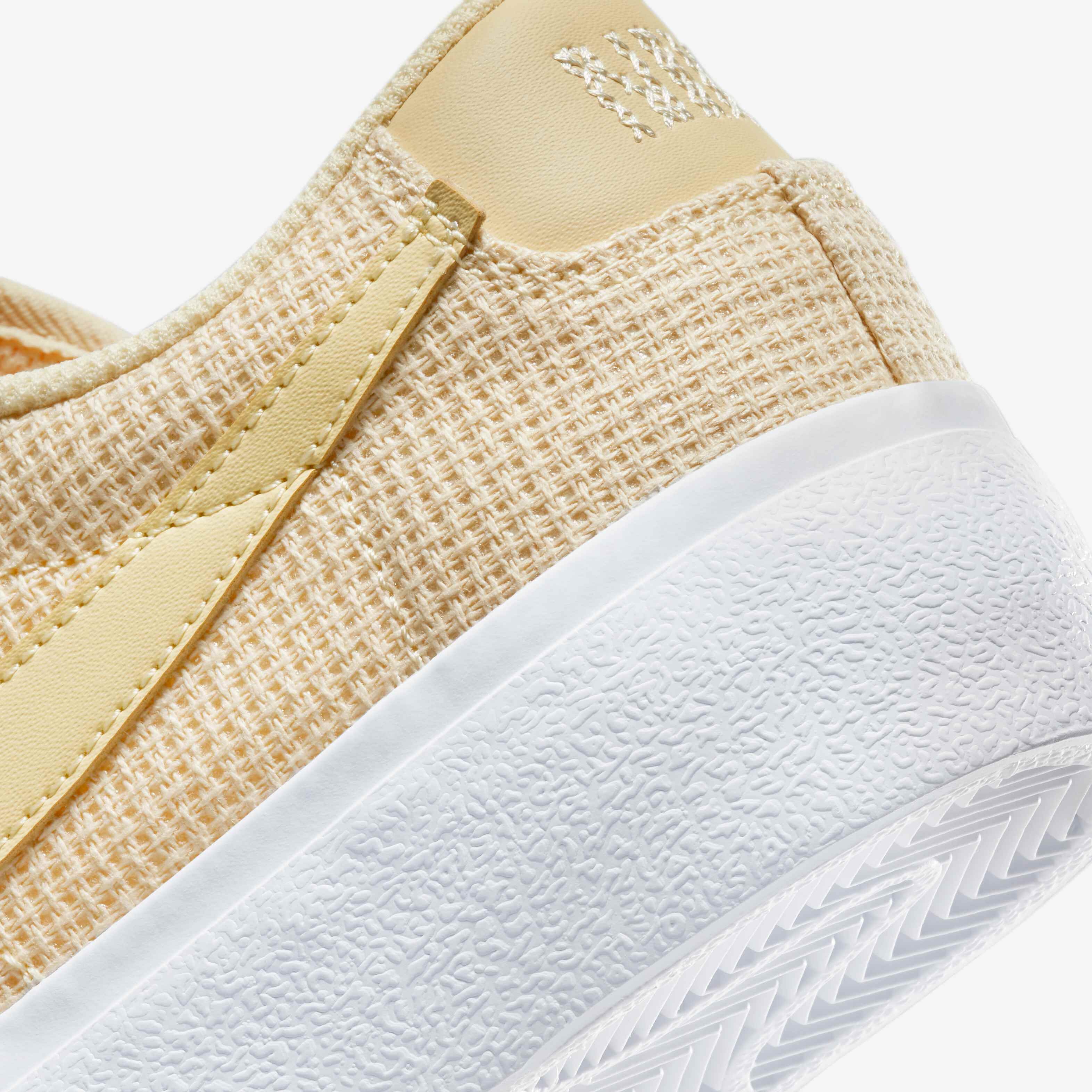 Nike Blazer Low Platform image number 7
