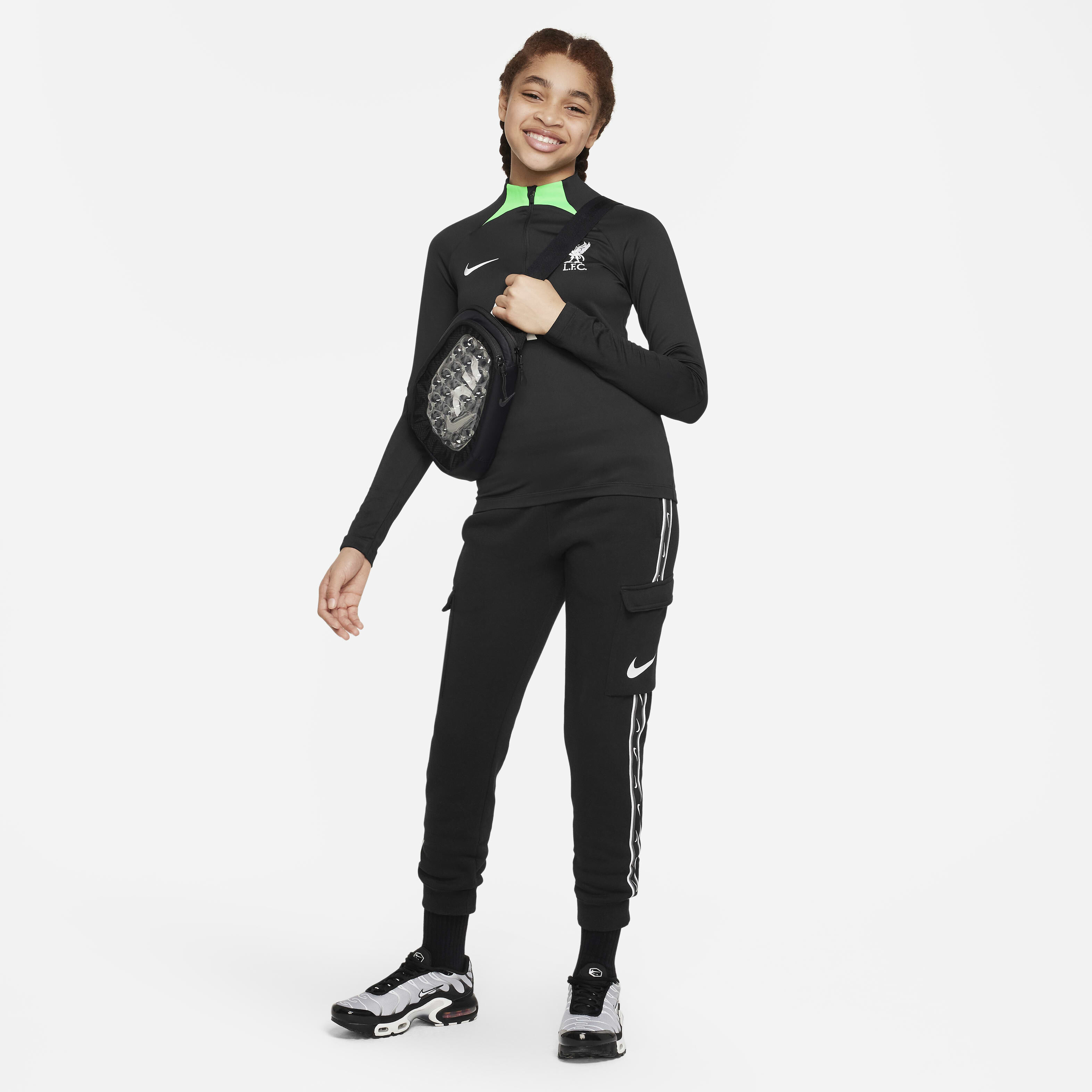 Liverpool F.C. Strike image number 4