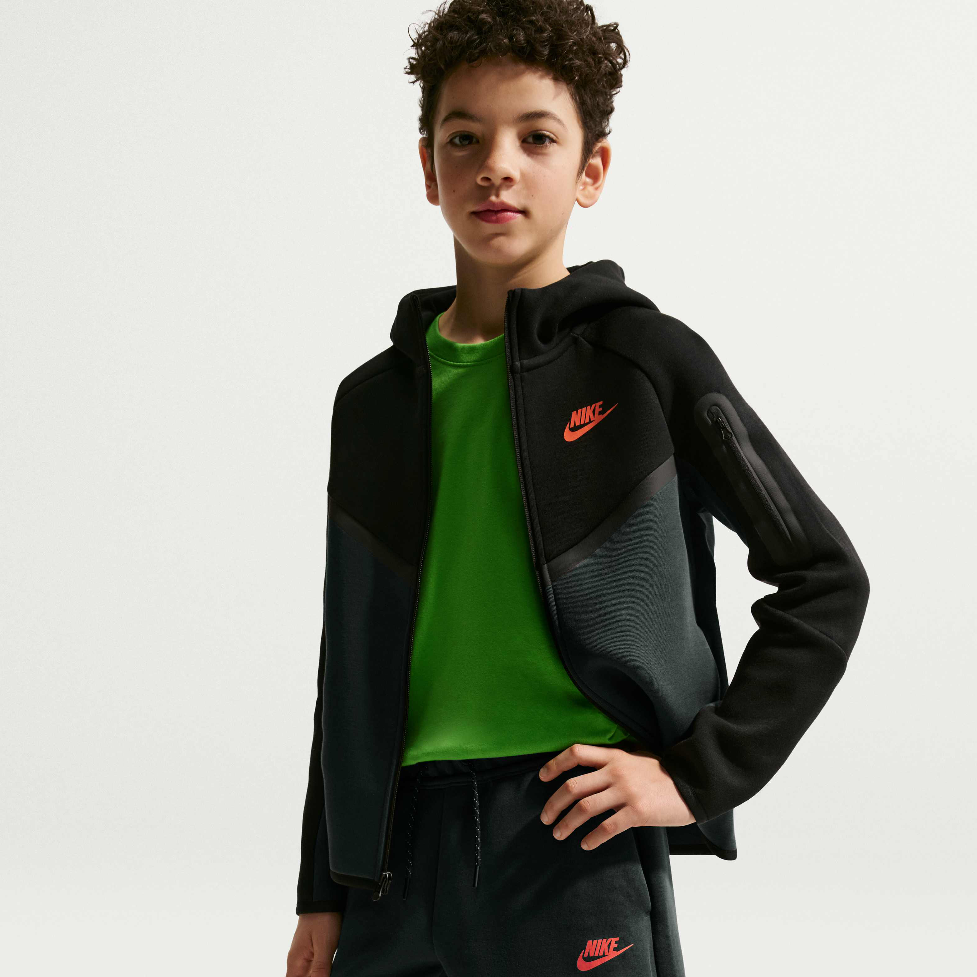Nike Sportswear Tech Fleece image number 3