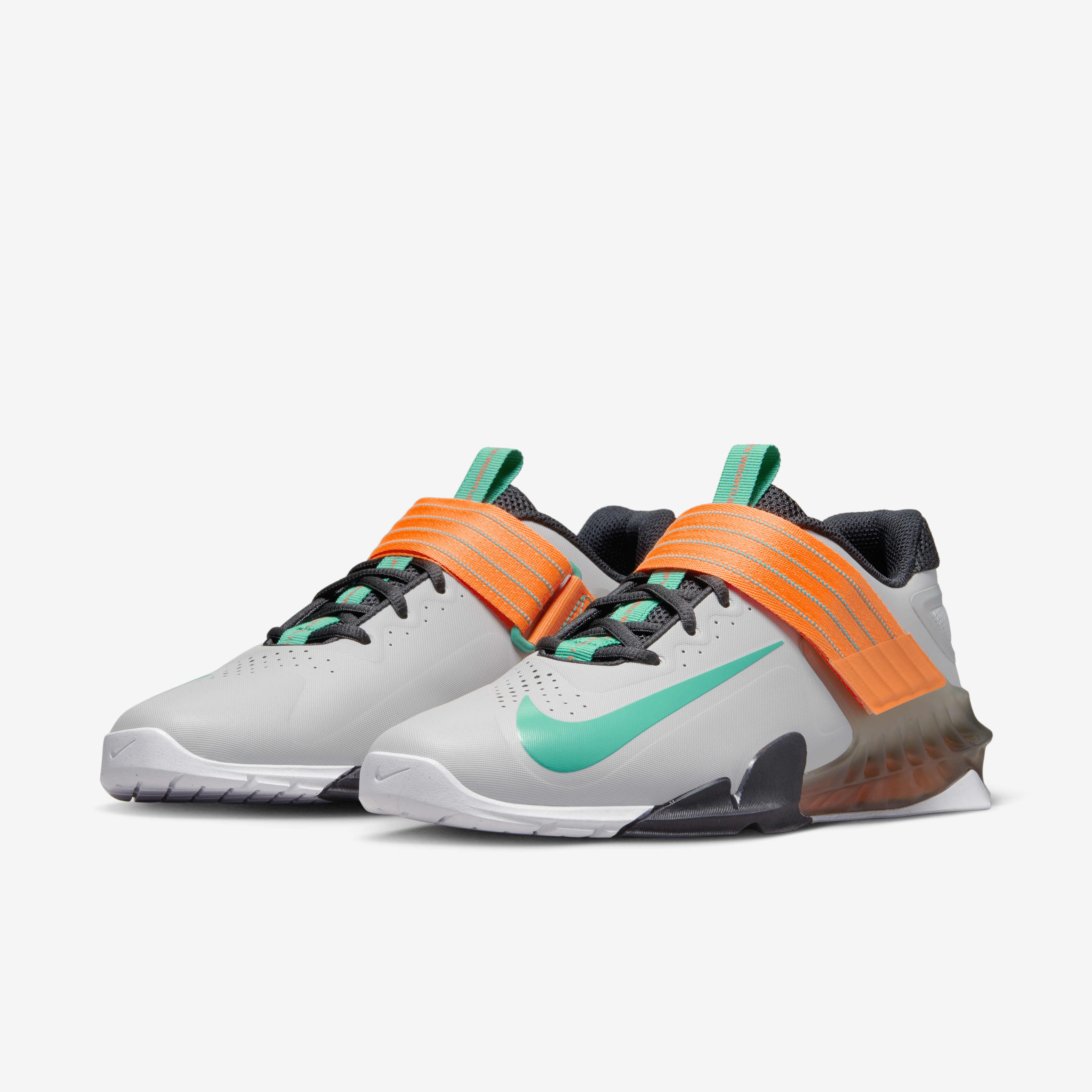 Nike Savaleos image number 4