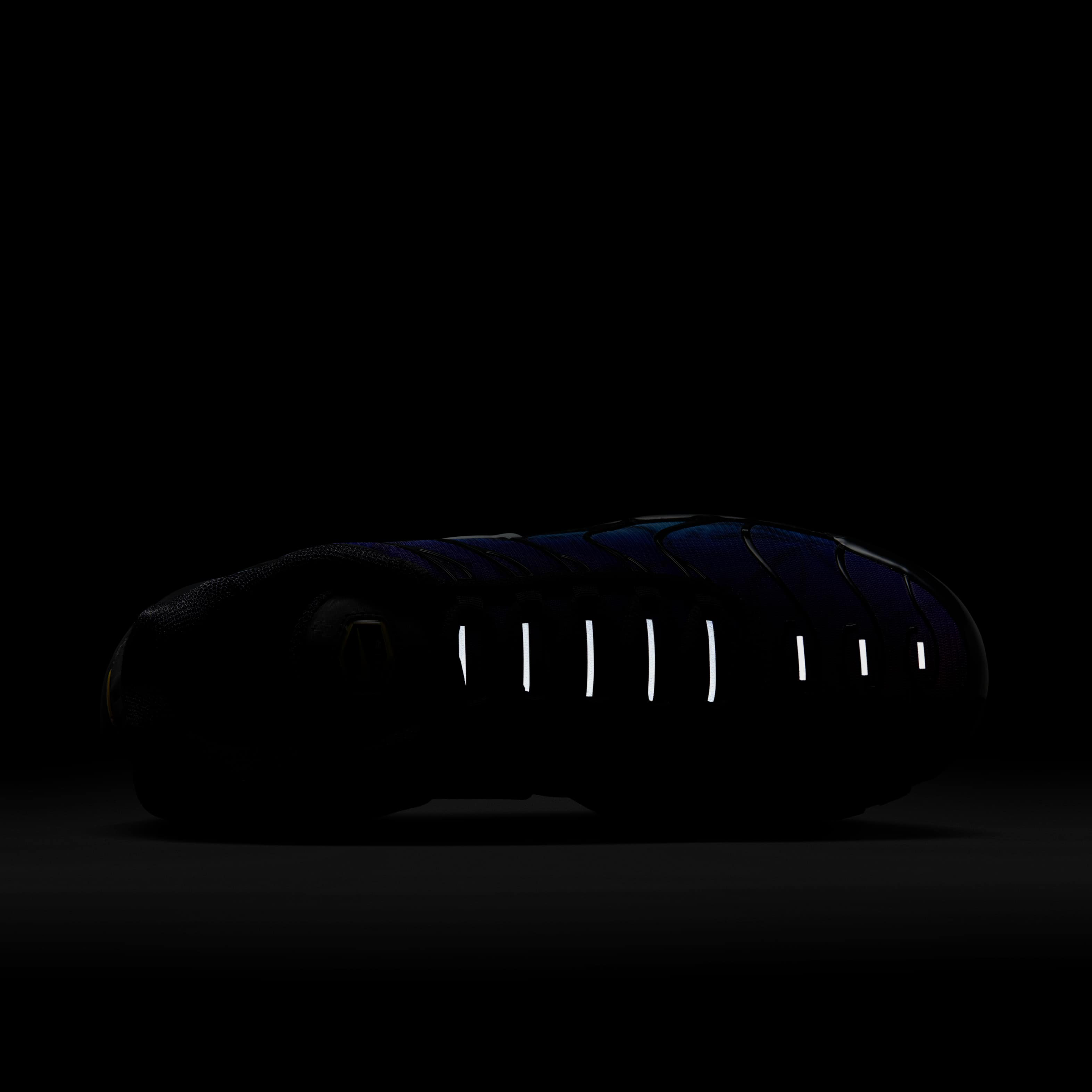 اير ماكس بلاس image number 8