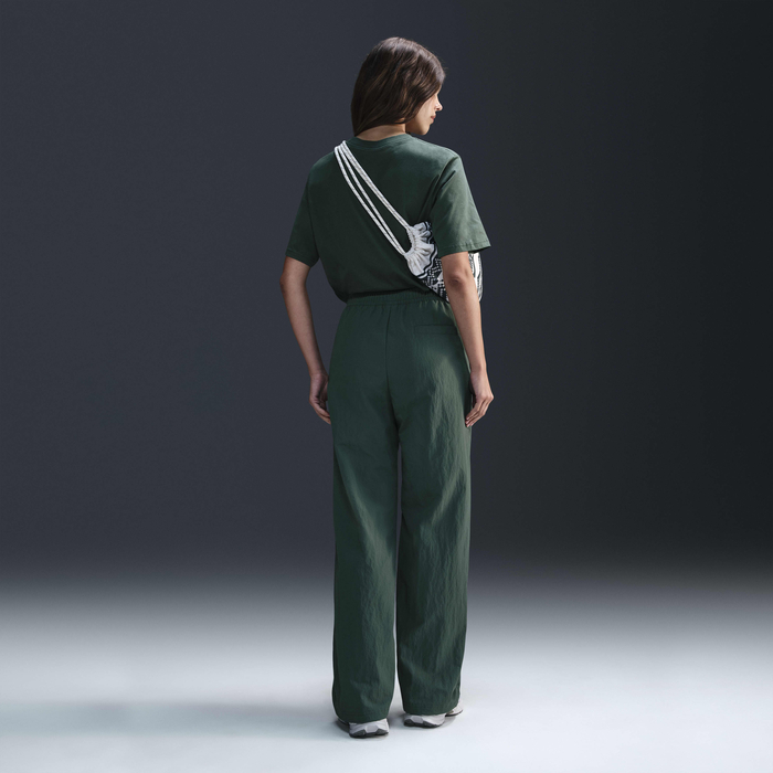 Nike Sportswear Essential image number 3 Nike Sportswear Essential image number 3