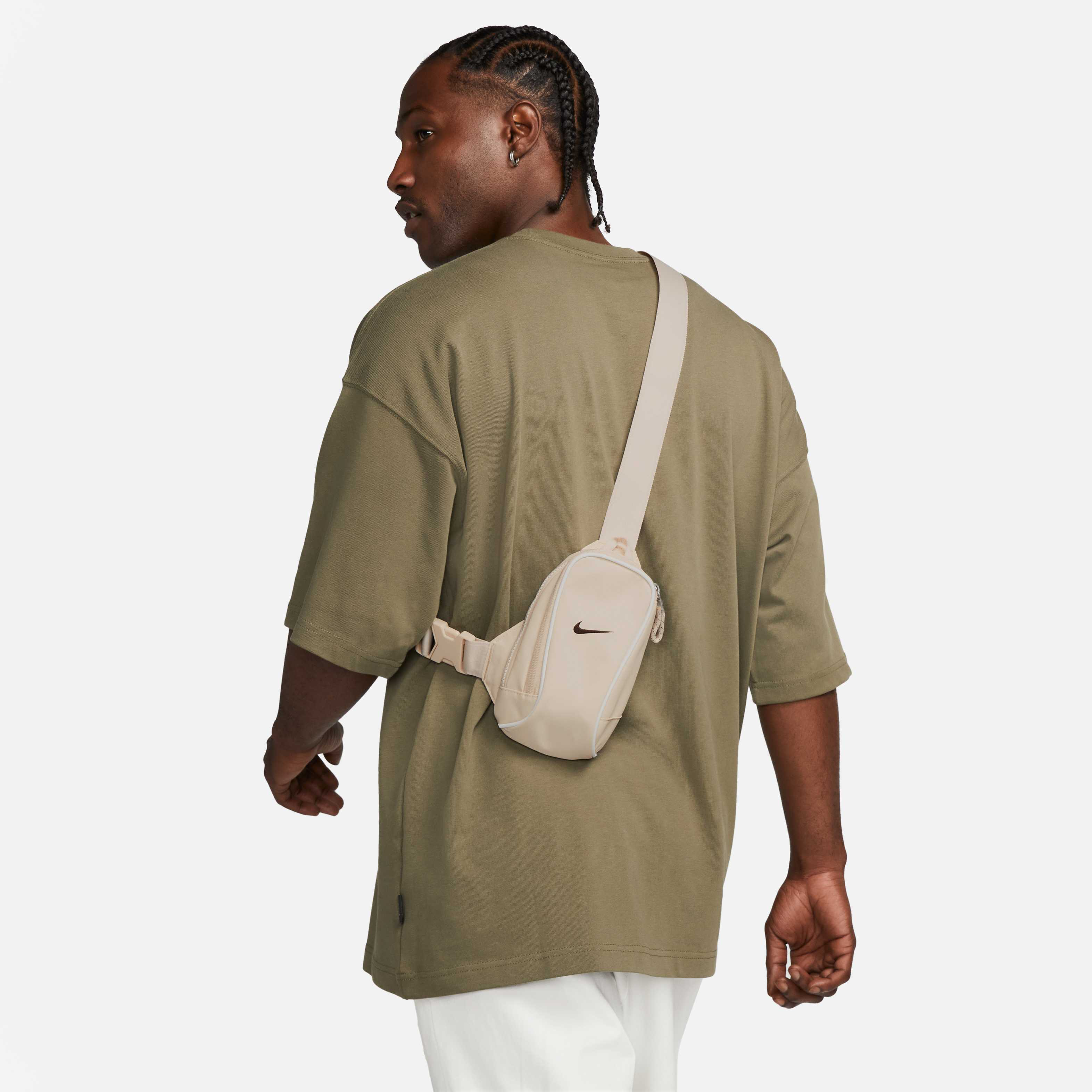 Nike Sportswear Essentials image number 0