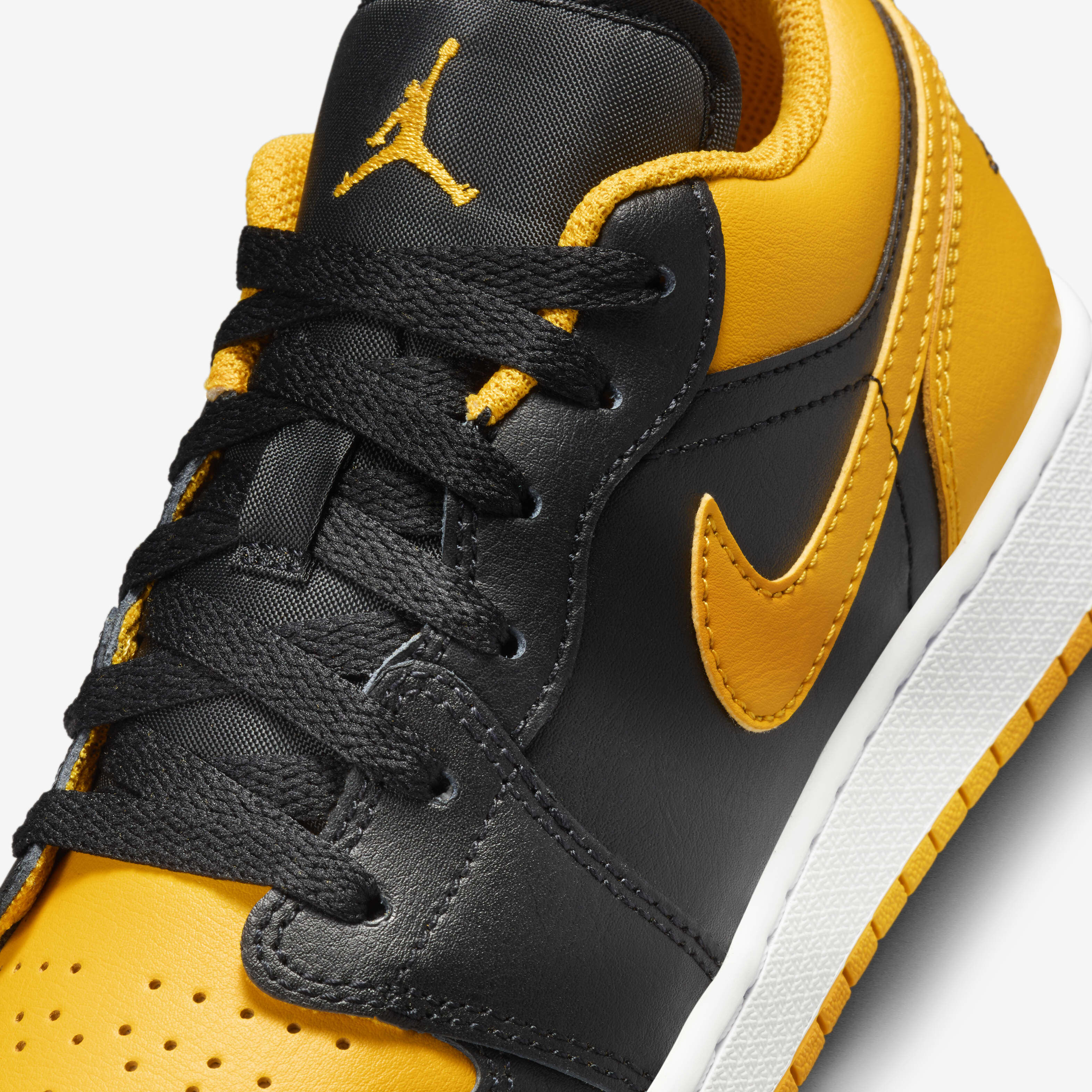 اير جوردن 1 لو image number 6