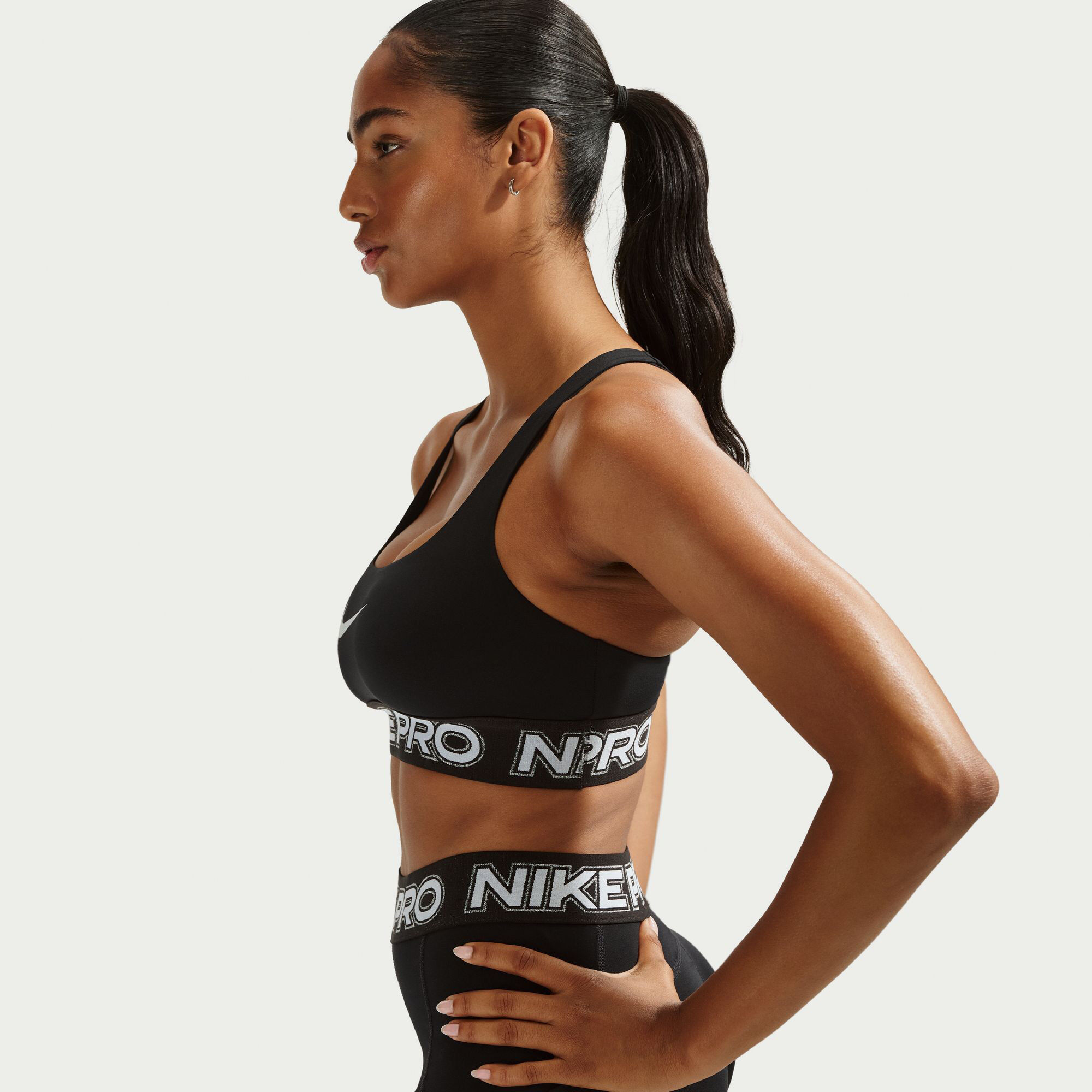 Nike Pro image number 4