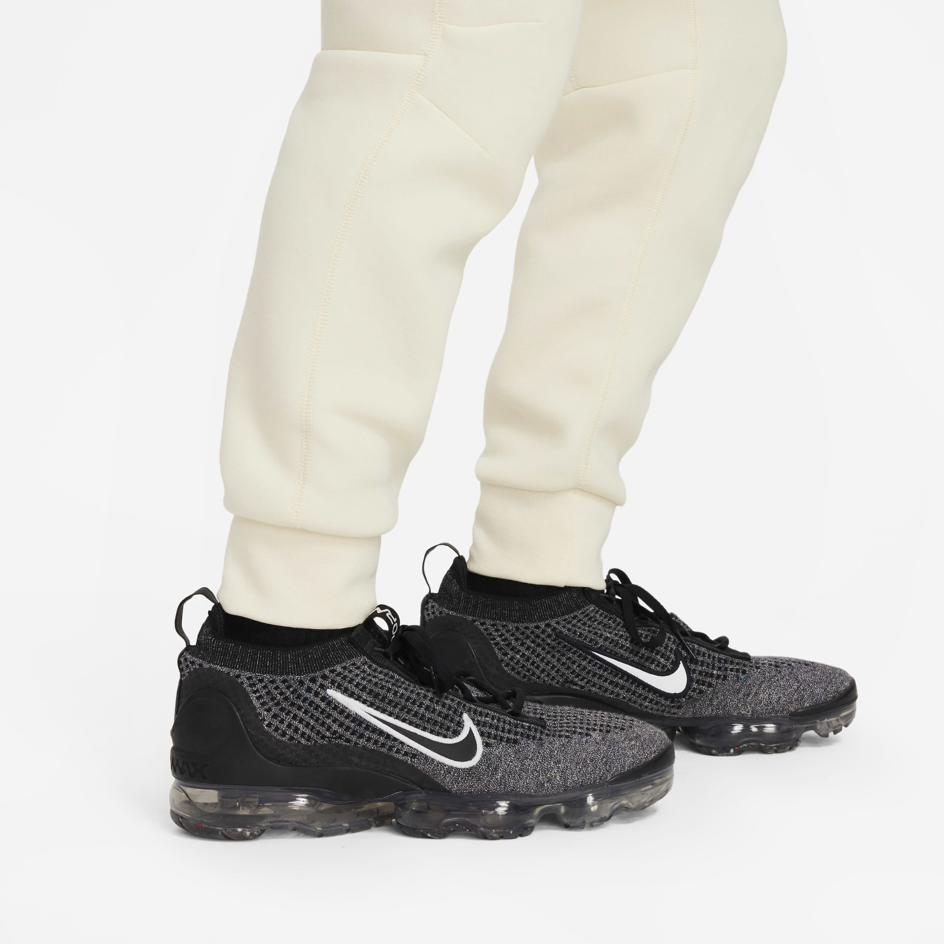 Nike Sportswear Tech Fleece image number 4