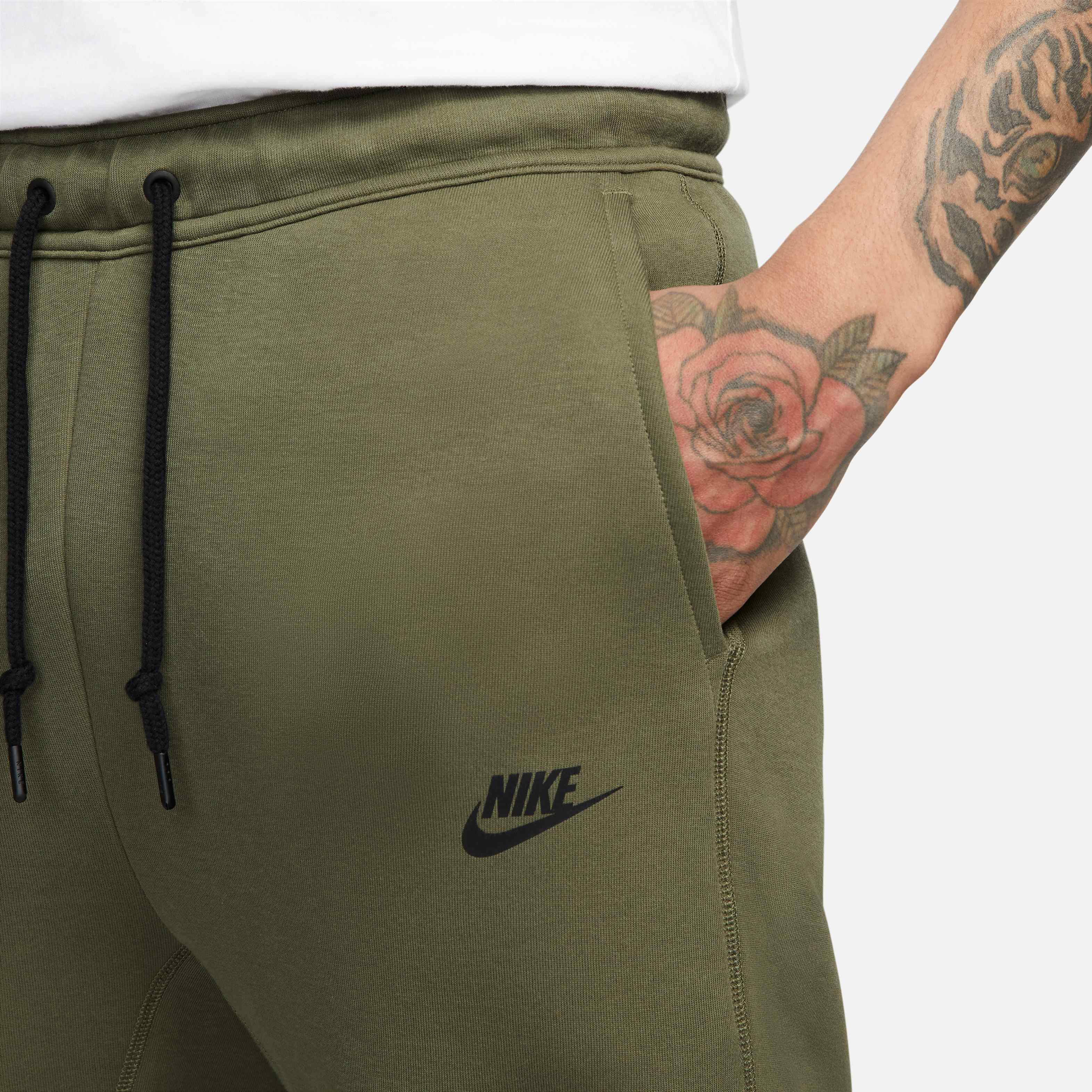 Nike Sportswear Tech Fleece image number 2