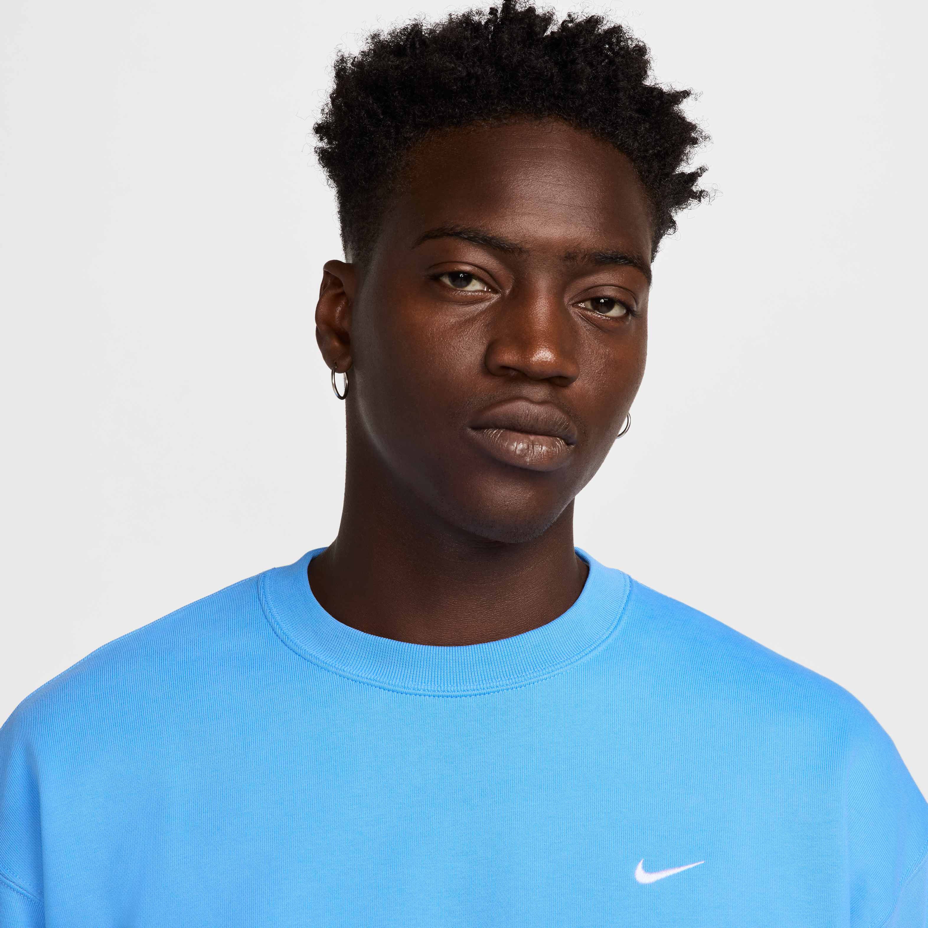 Nike Solo Swoosh image number 2