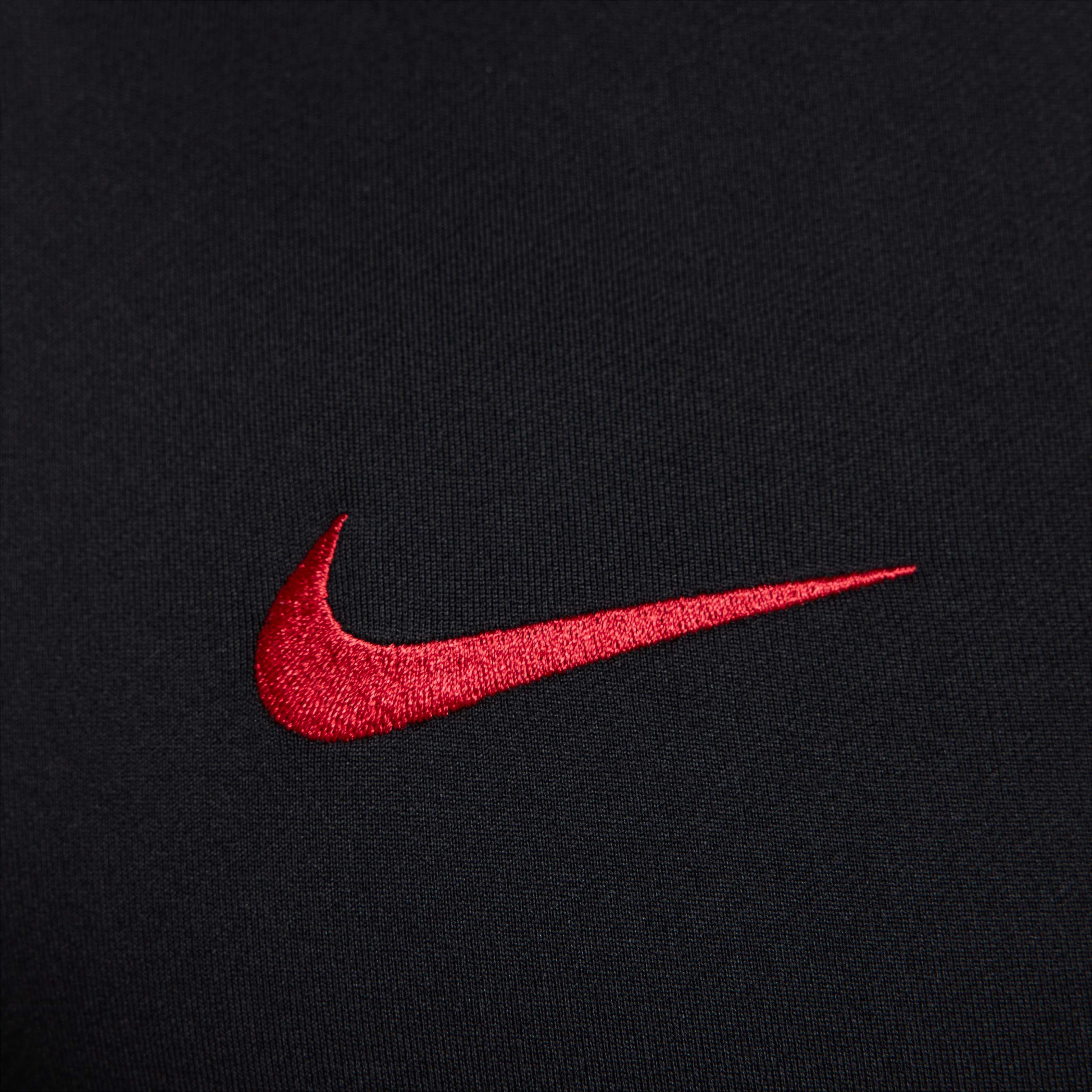 Liverpool F.C. Strike Special Edition image number 4