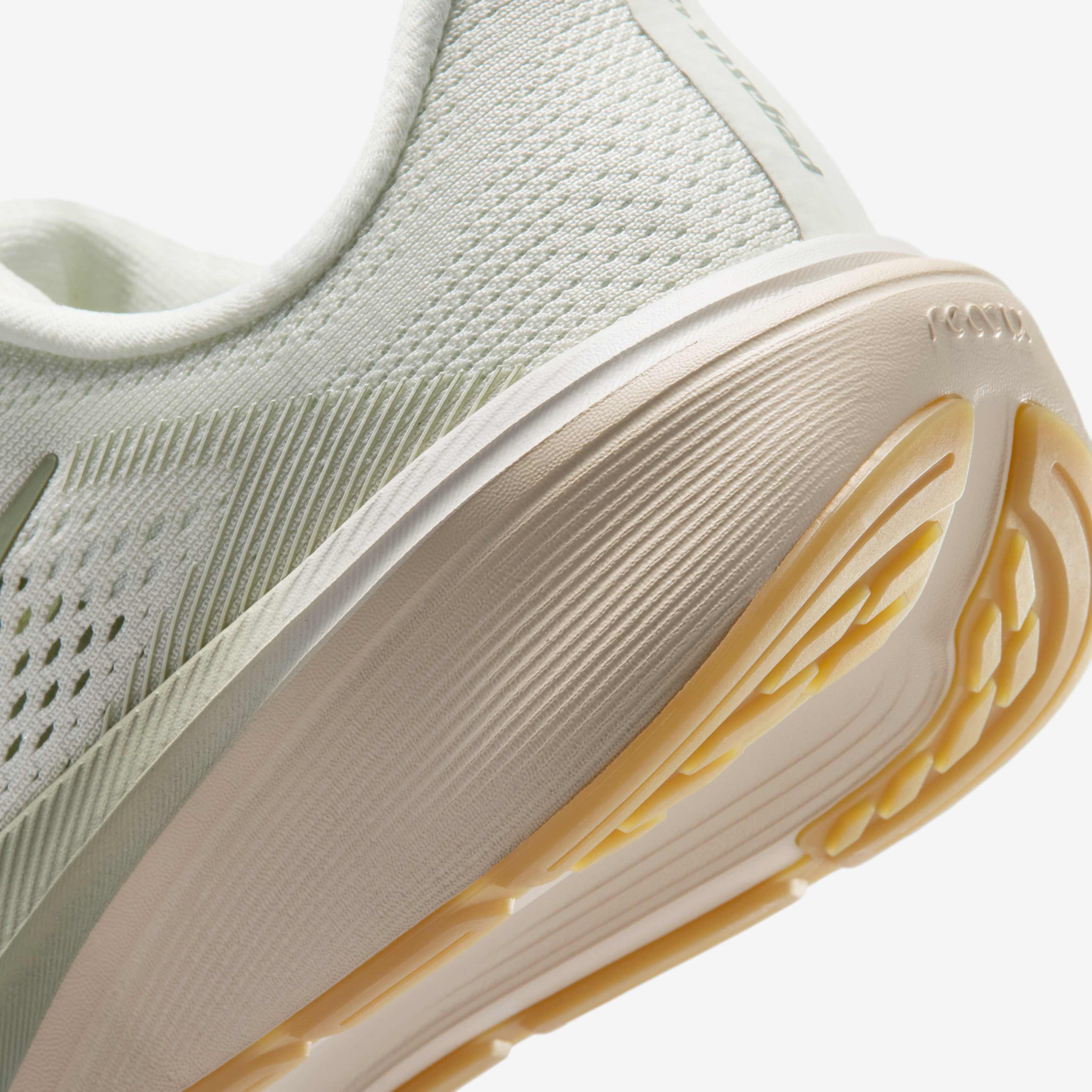 Nike Pegasus 42 image number 7