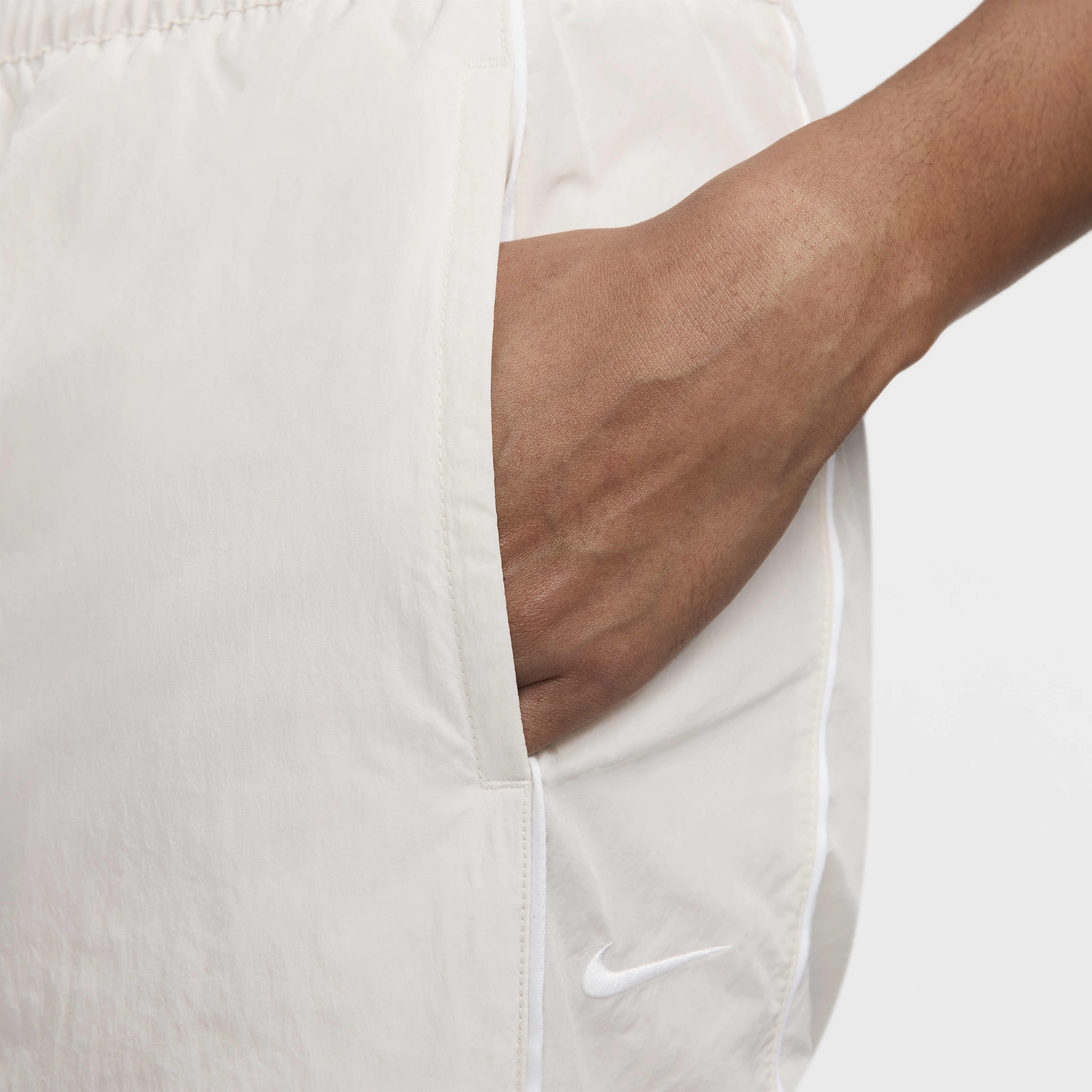 Nike Windrunner image number 2