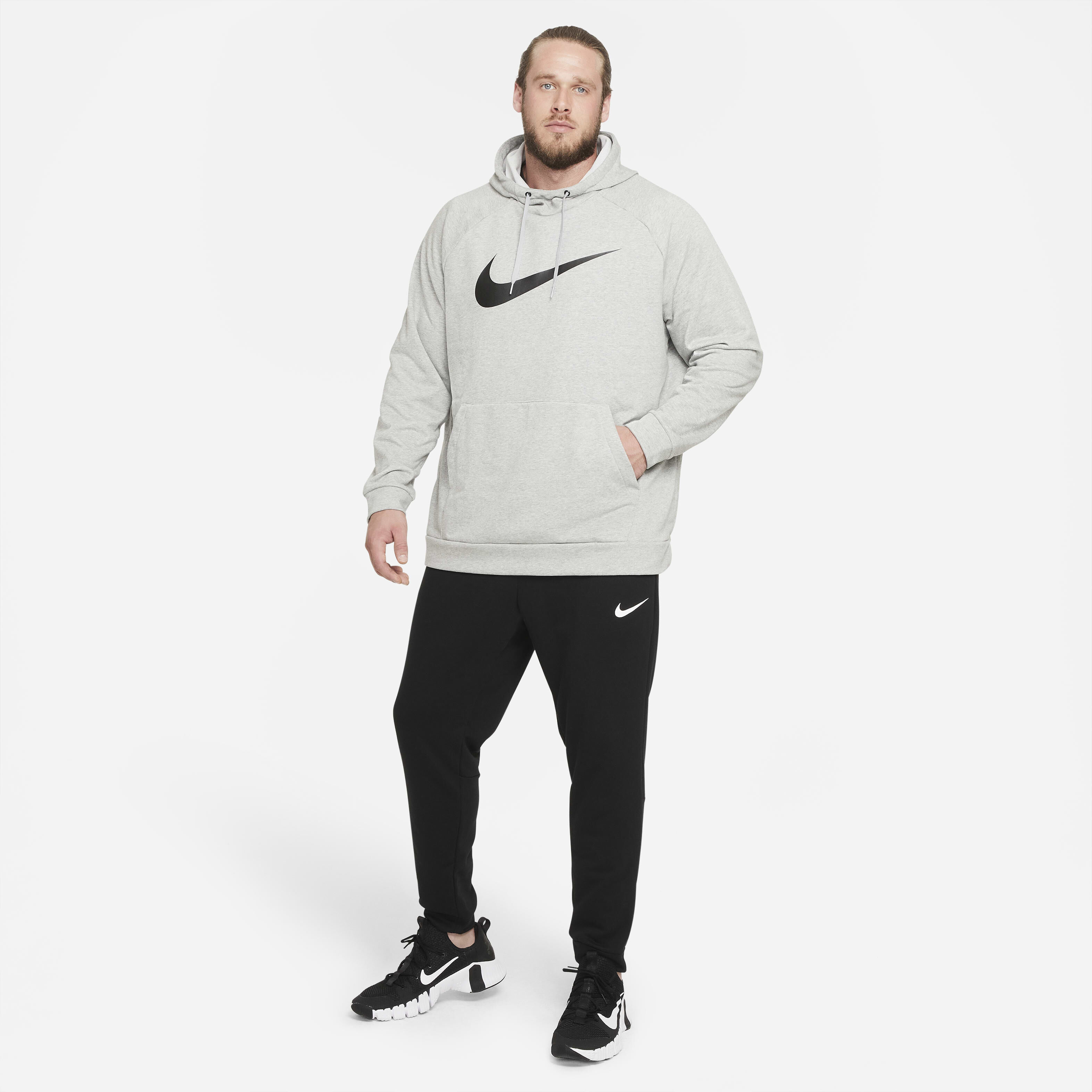 Nike dry tapered fleece pants hotsell