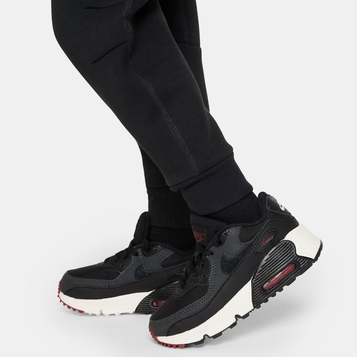 طقم نايكي سبورتسوير تك فليس بسحاب كامل image number 5 طقم نايكي سبورتسوير تك فليس بسحاب كامل image number 5