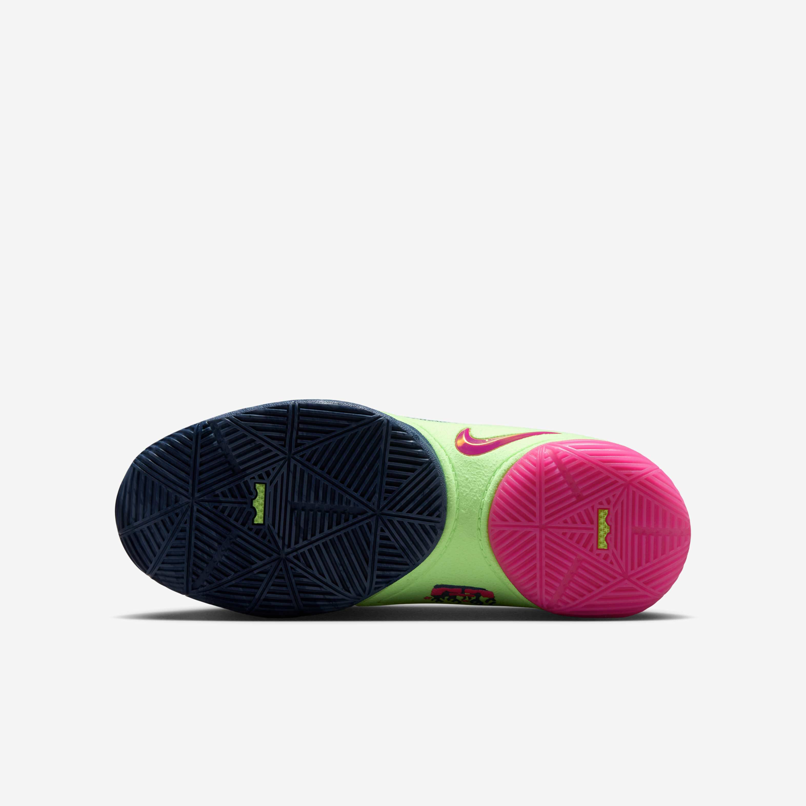 ليبرون 22 image number 1