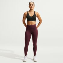 Nike Universa