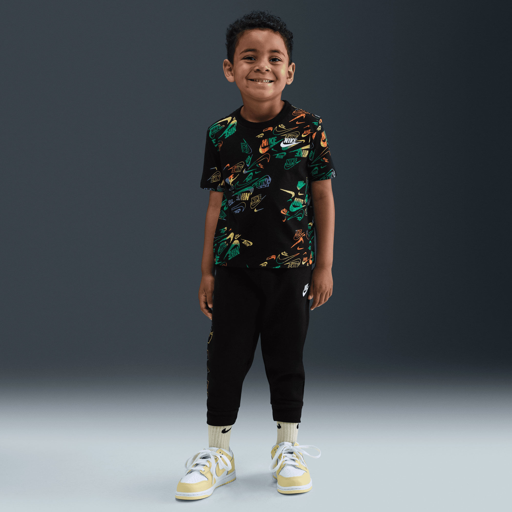 Nike Sportswear image number 0