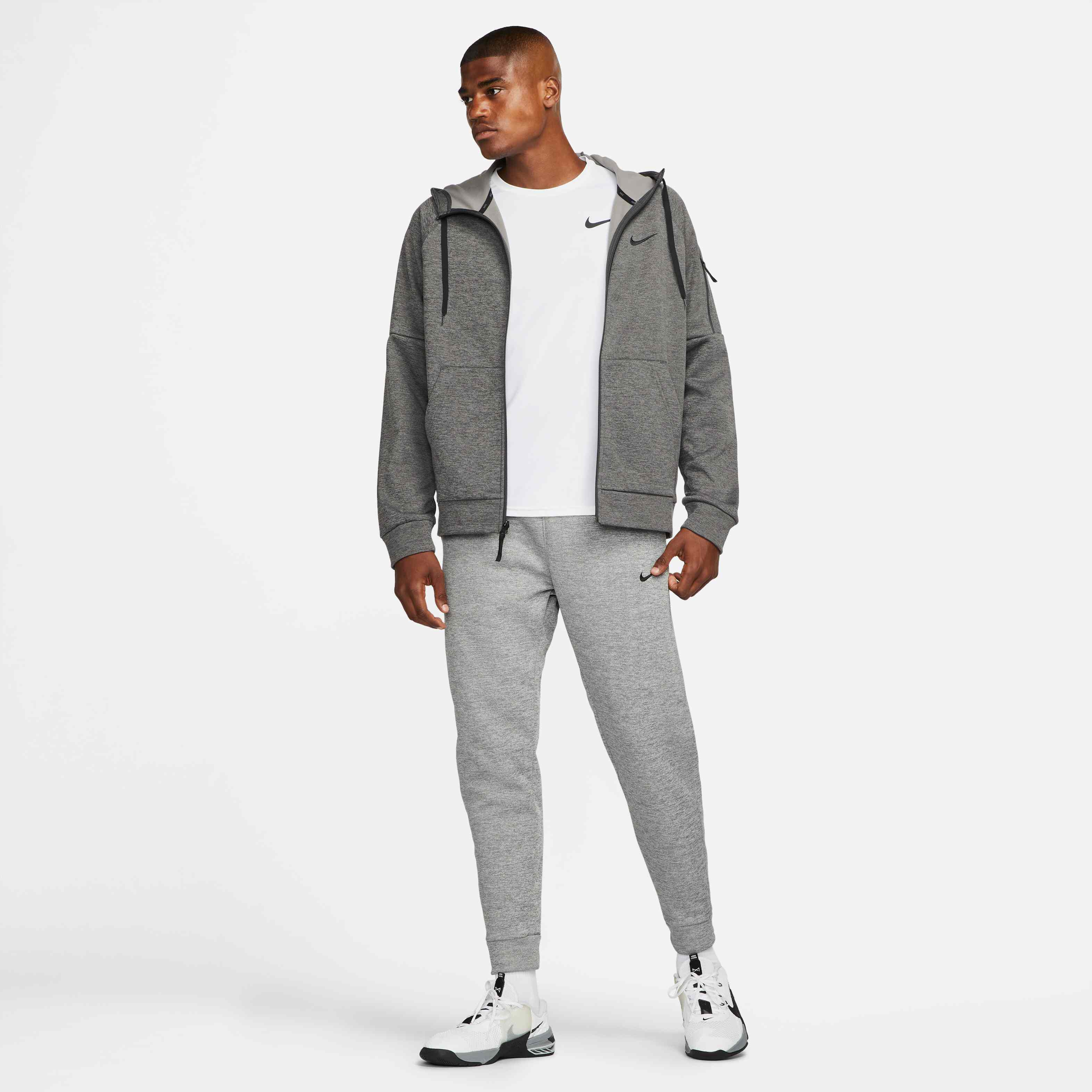 Nike Therma image number 6