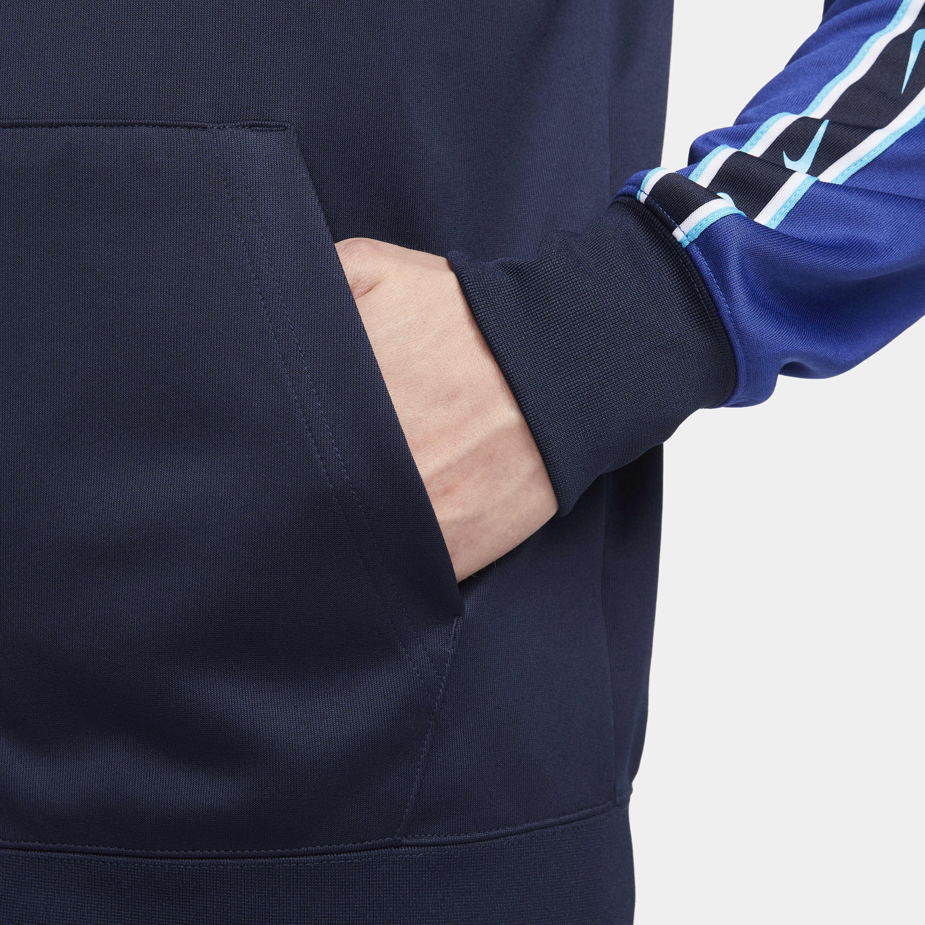 Chelsea F.C. Repeat image number 5