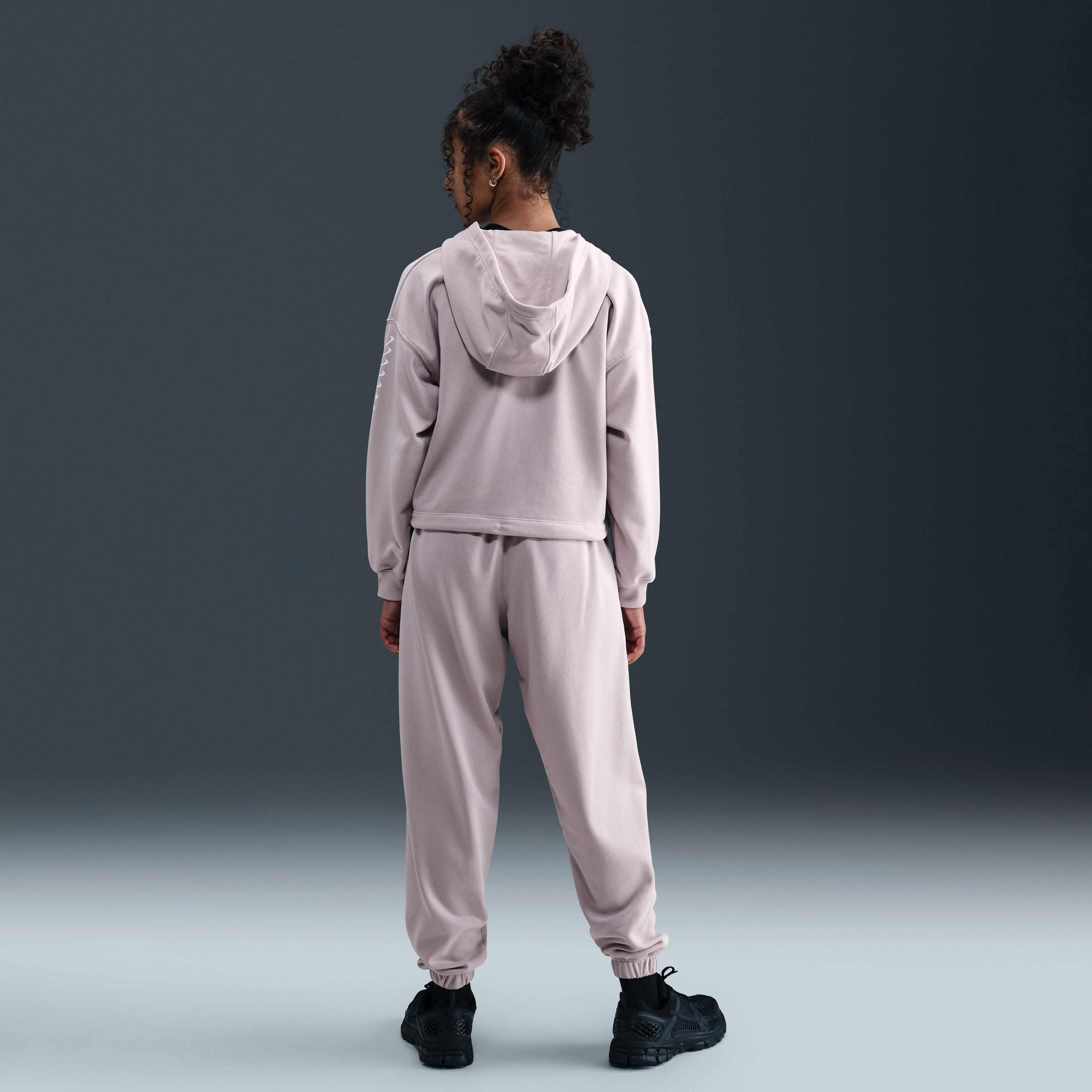 نايكي سبورتسوير image number 4