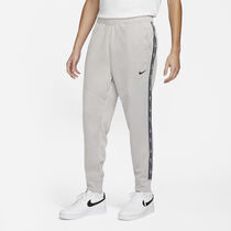 Nike Sportswear Repeat