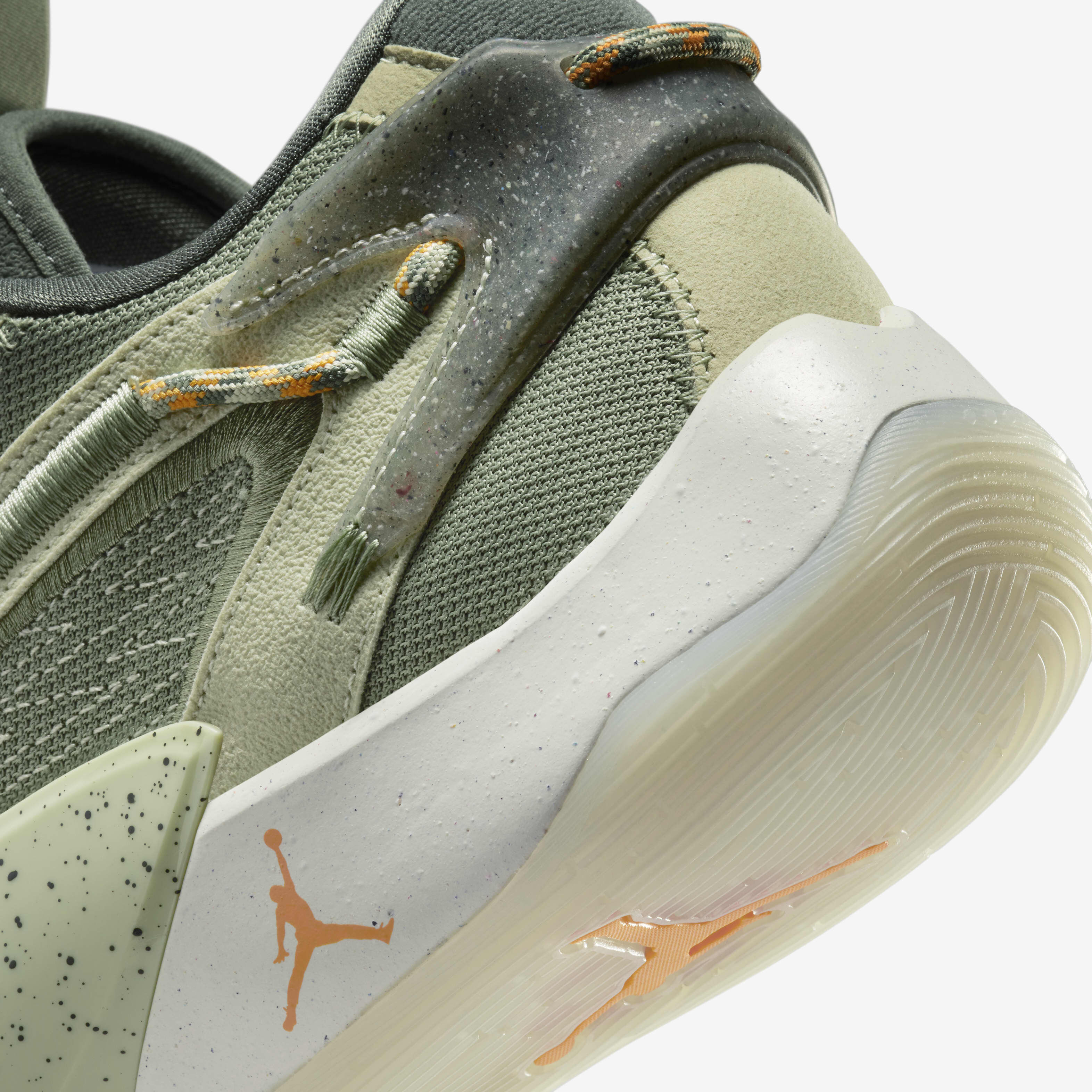 Luka 2 'Dragon Bridge' image number 7