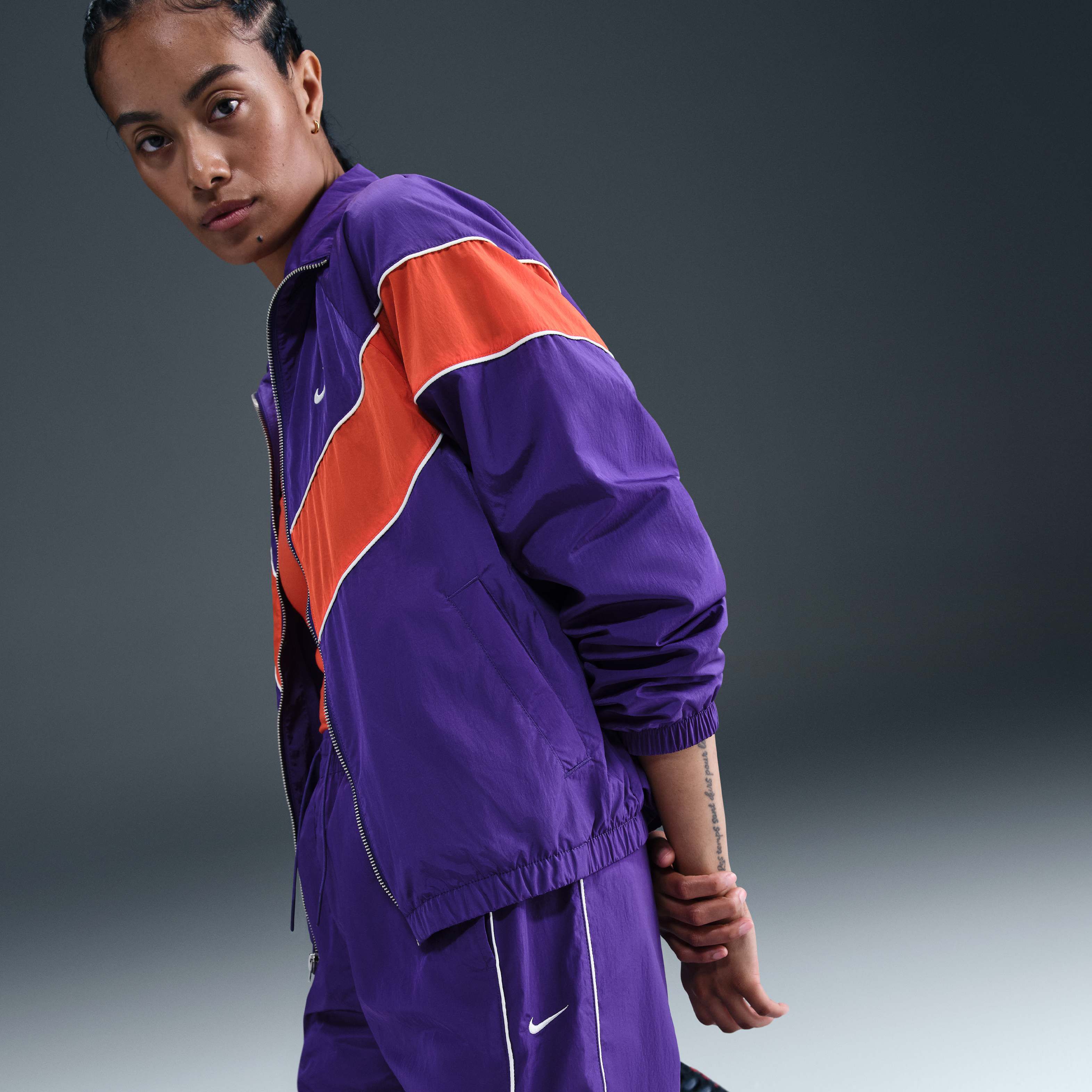 Nike Windrunner image number 4