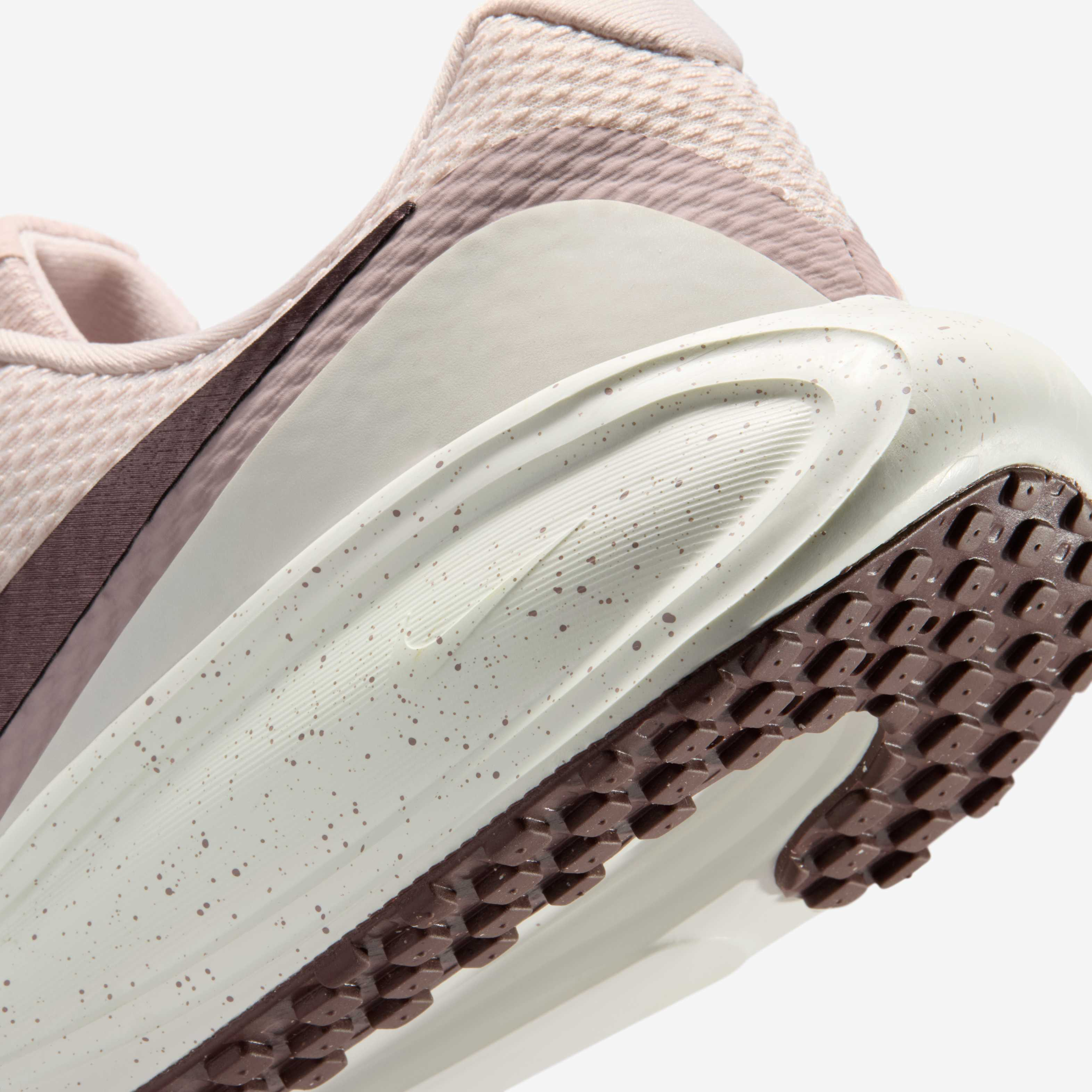 Nike Revolution 8 SE image number 7