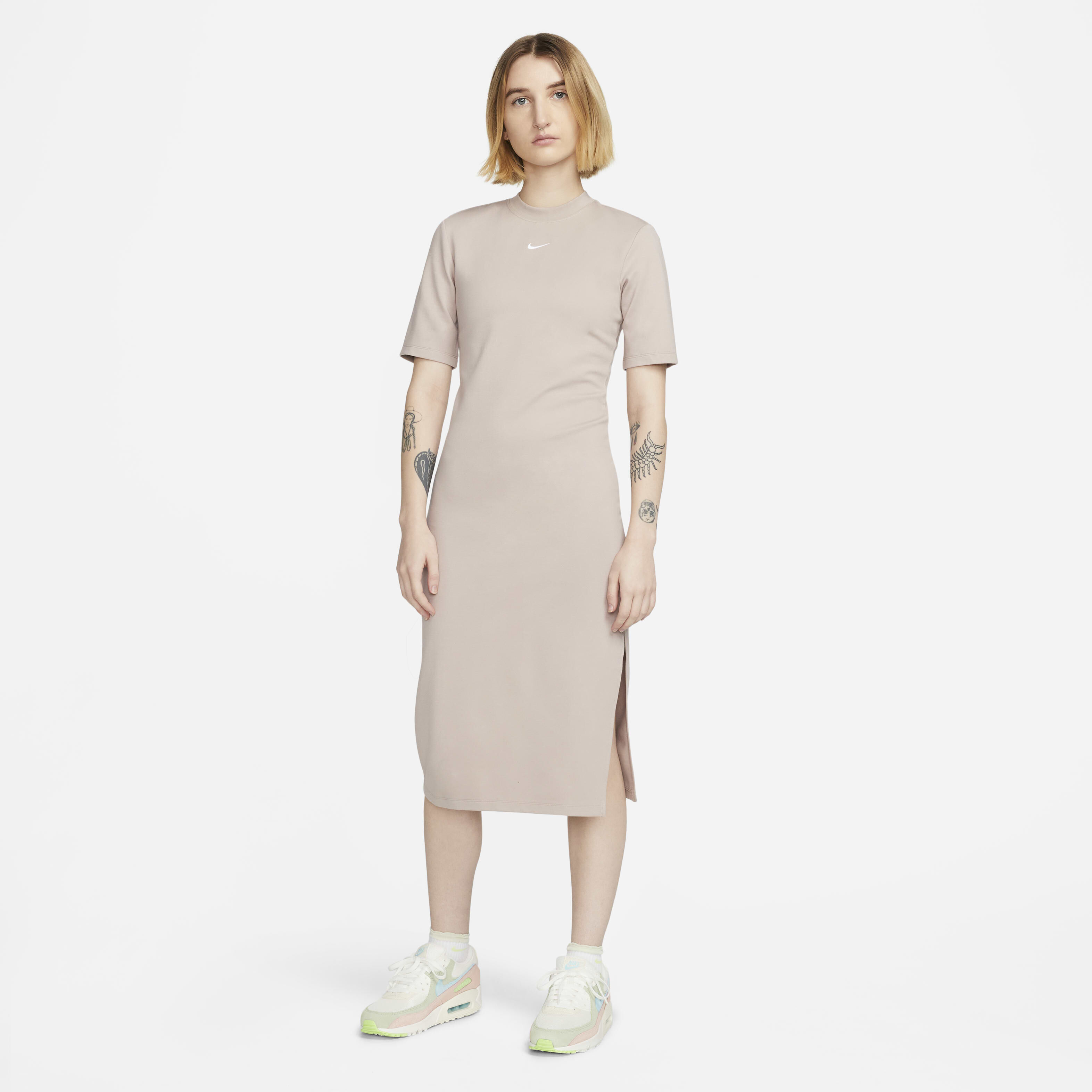 سبورتسوير ايسنشال فستان ميدي للنساء image number 0