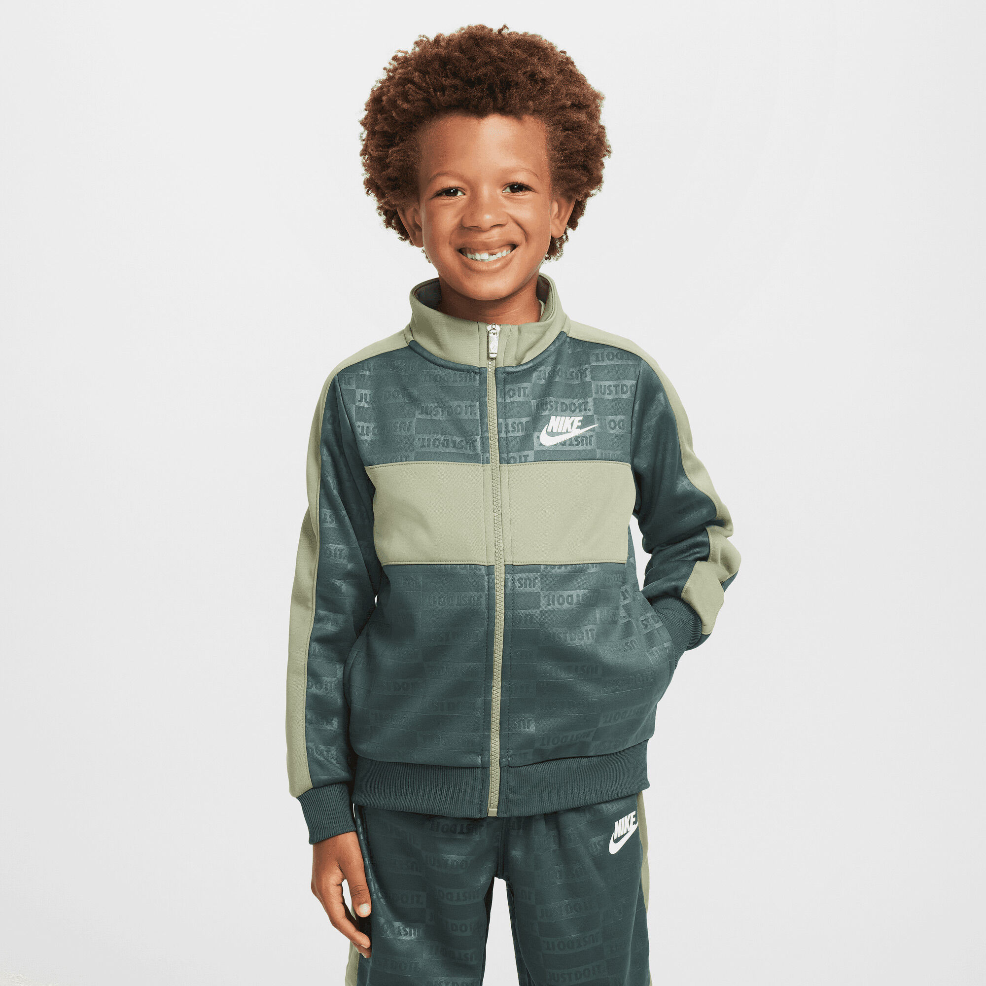 Nike Dri-FIT Sportswear Textured Club image number 2