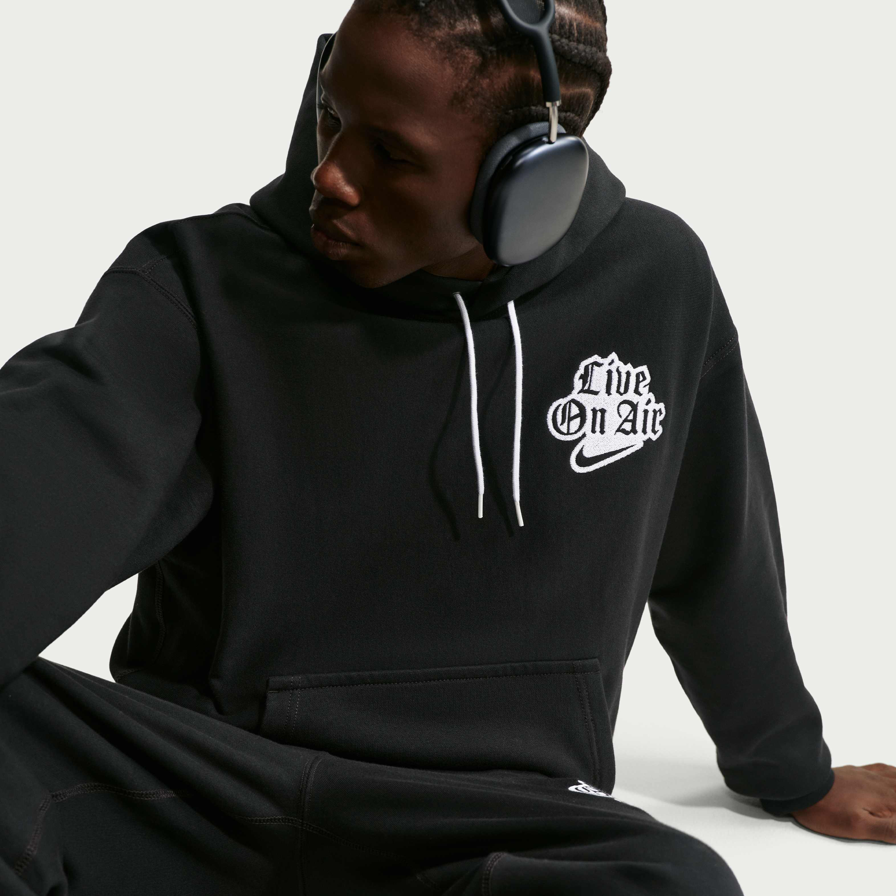 Nike Solo Swoosh image number 2