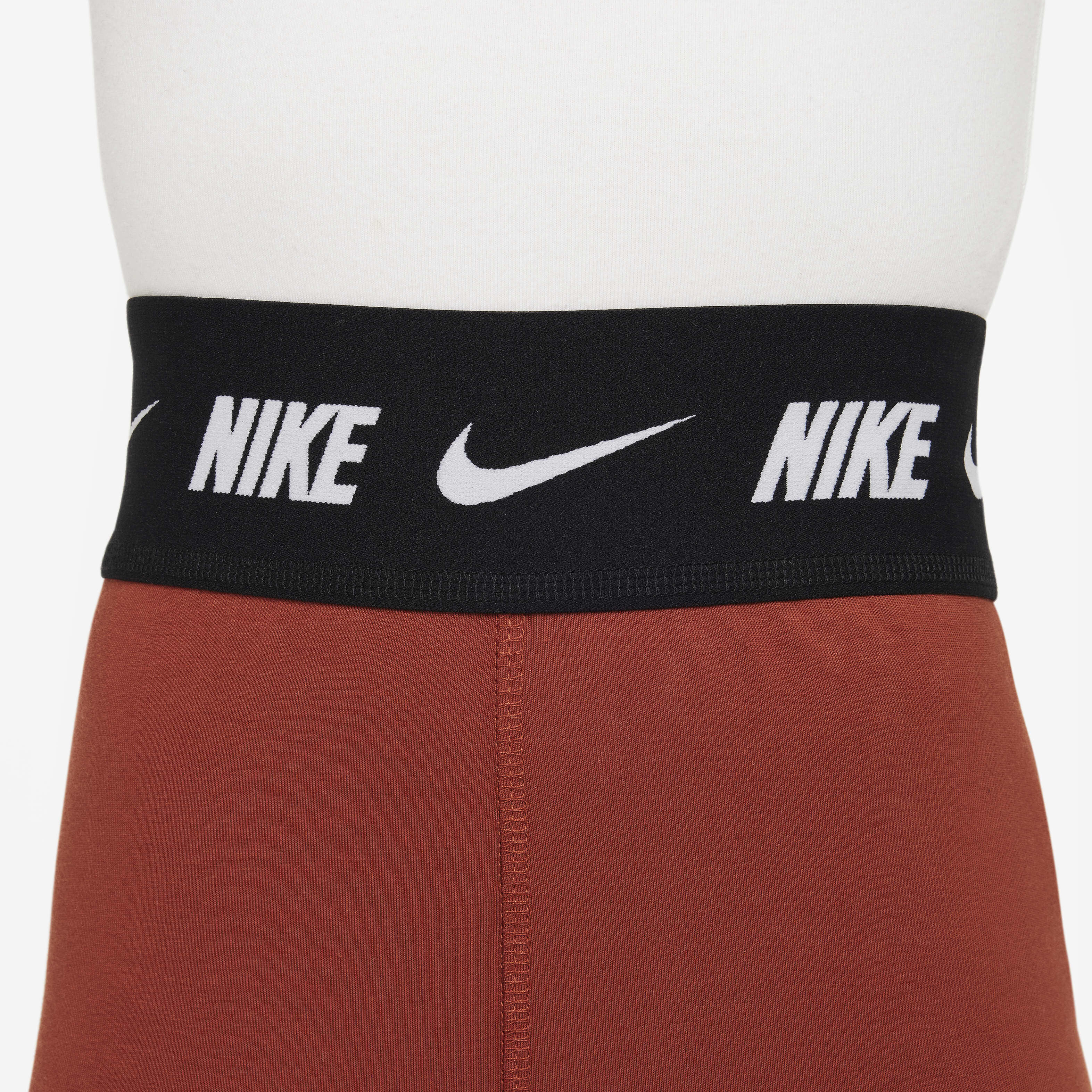 نايكي سبورتسوير فيفوريتس image number 2