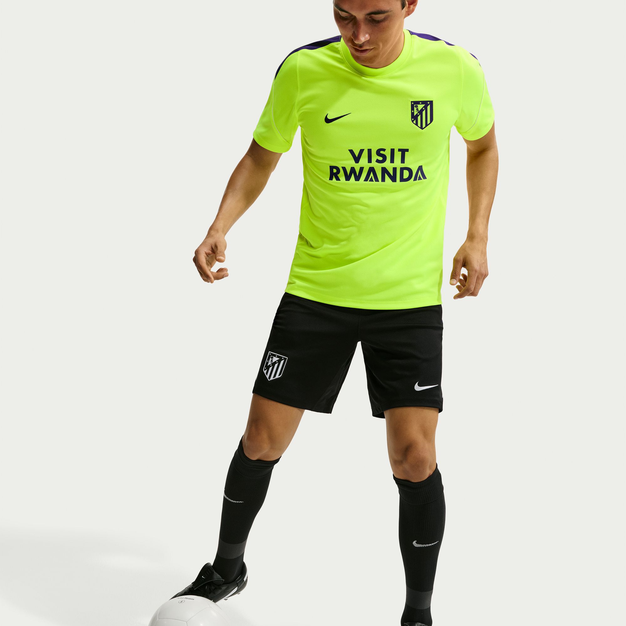 أتلتيكو مدريد سترايك image number 4