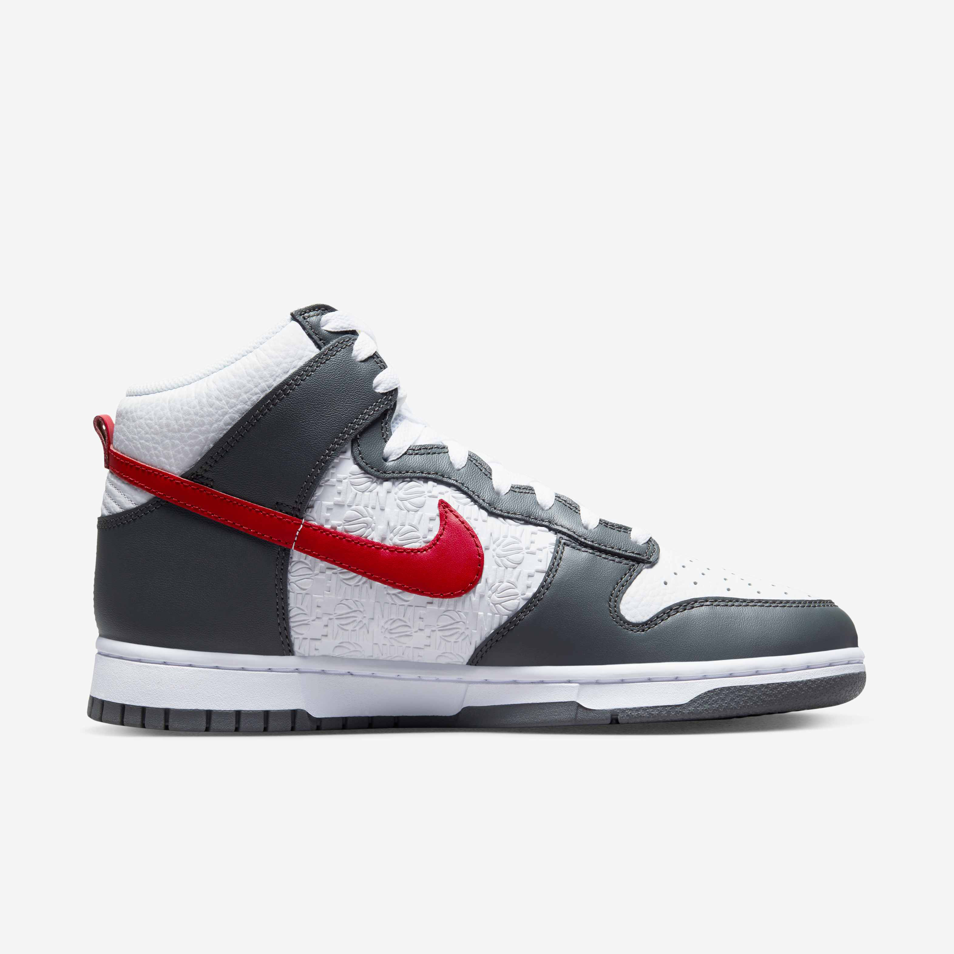 Nike Dunk High Retro image number 3