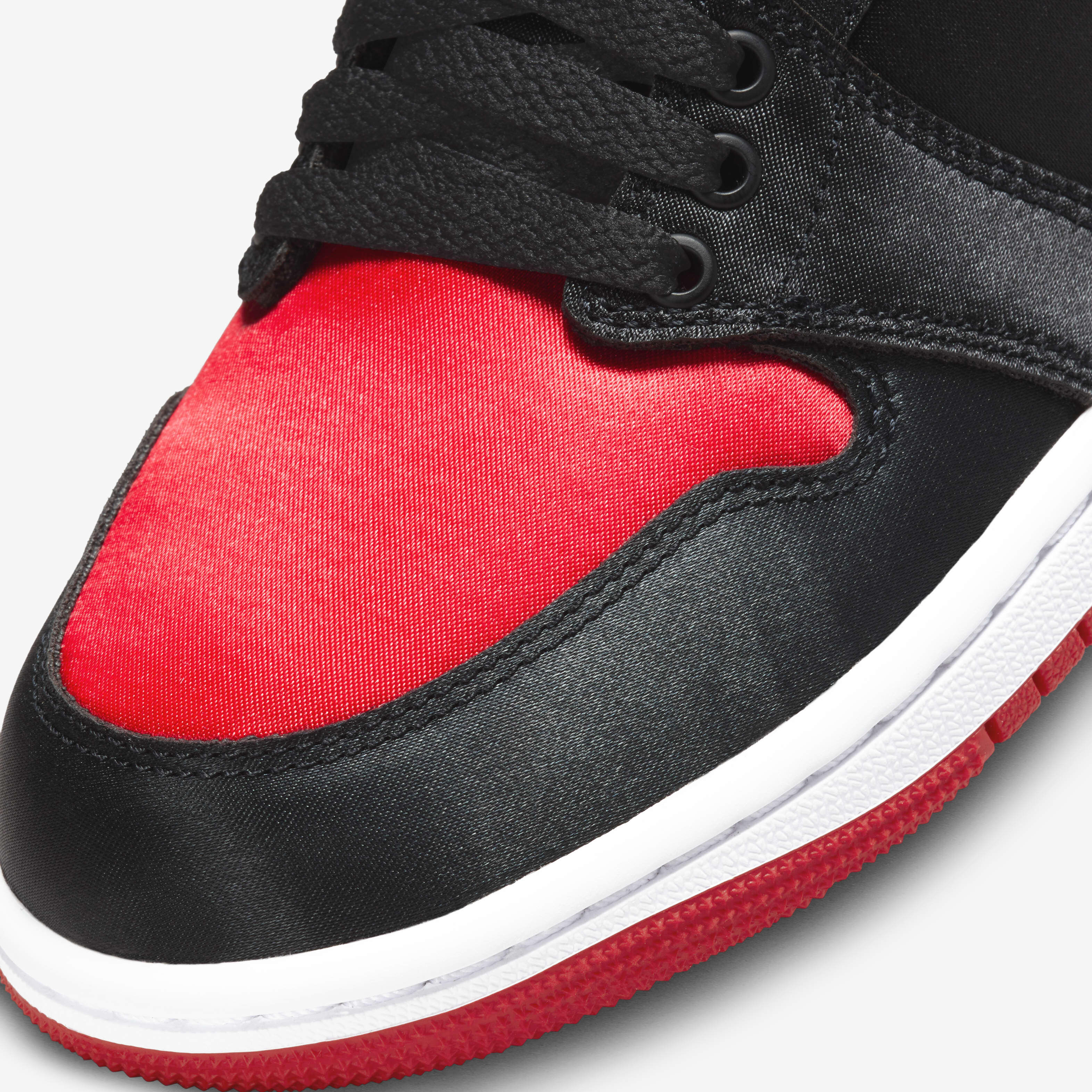 Air Jordan 1 High OG 'Satin Bred' image number 6