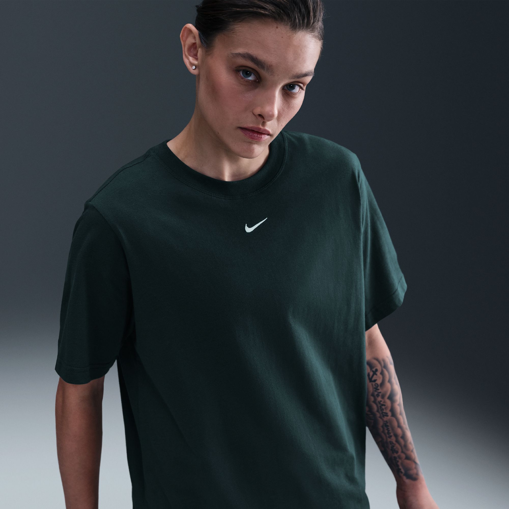 Nike Sportswear Essential image number 7