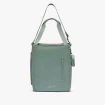 Nike Sportswear Commute