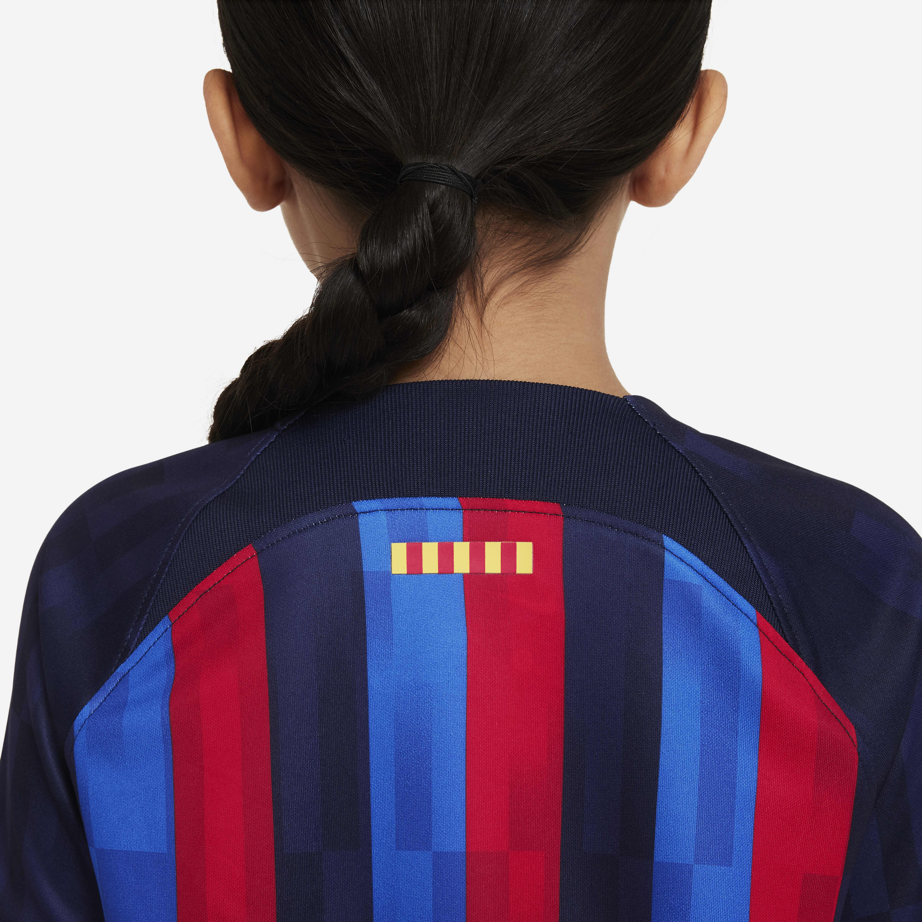 F.C. برشلونة 2022/23 الأساسي image number 3