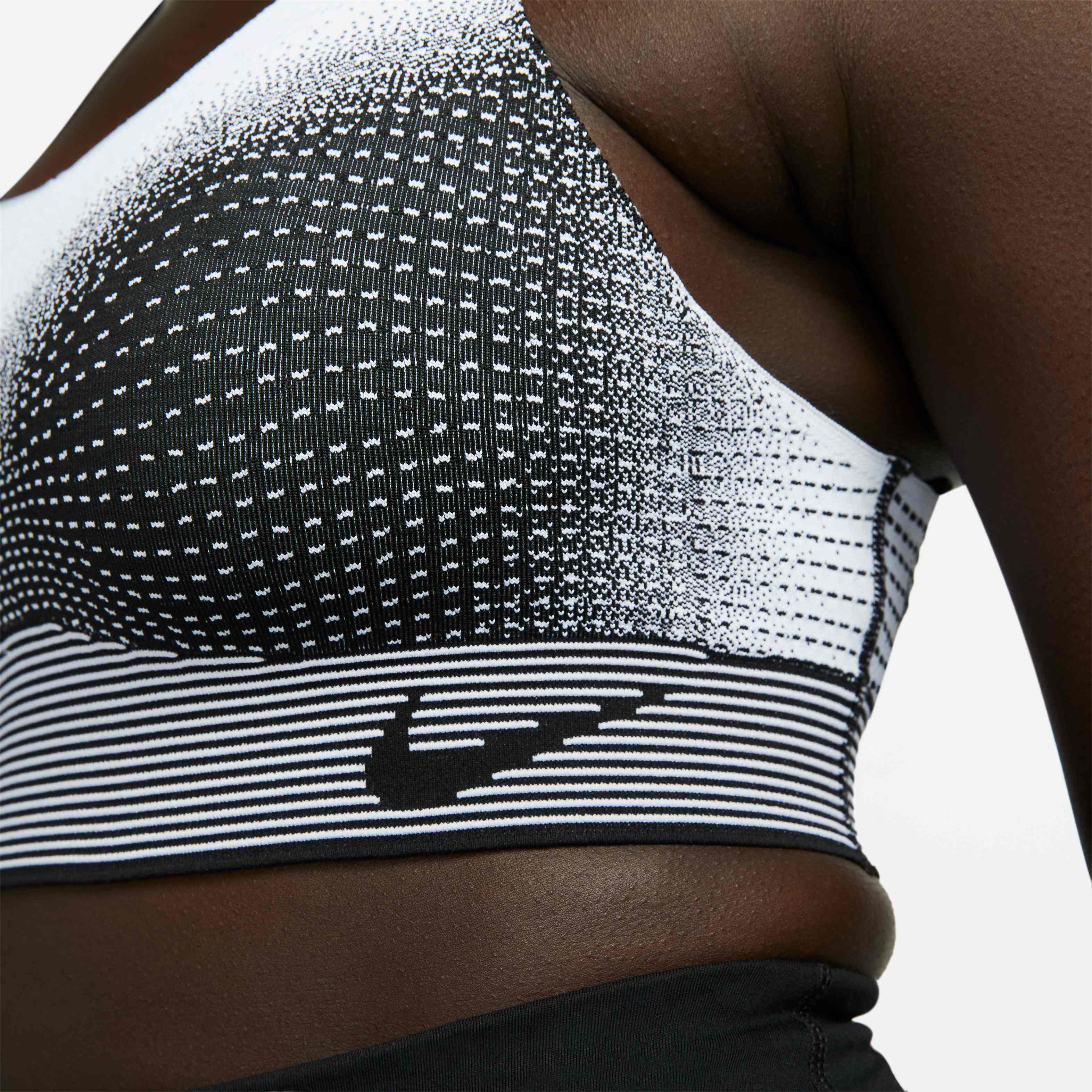 Nike Swoosh Flyknit image number 4