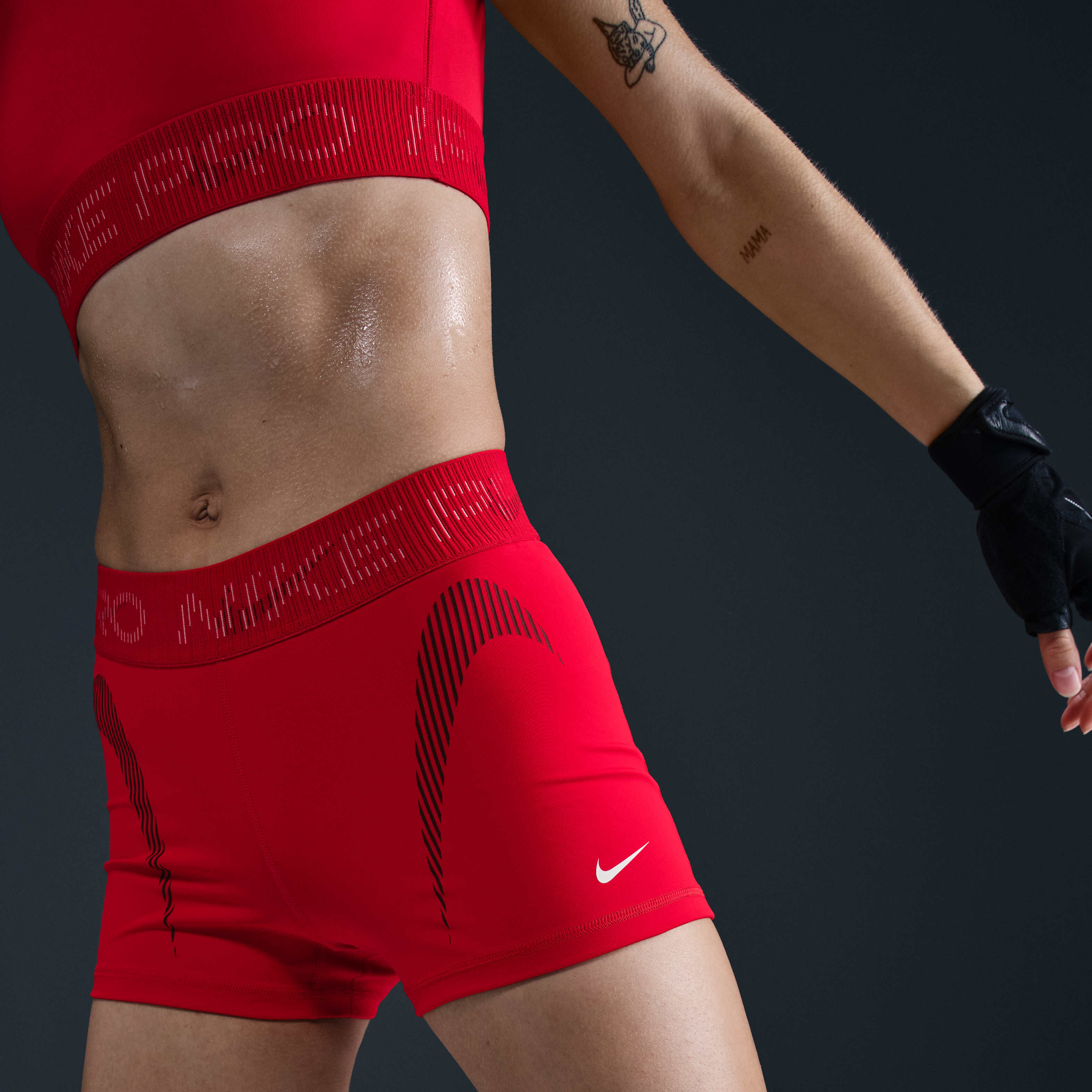Nike Pro image number 1