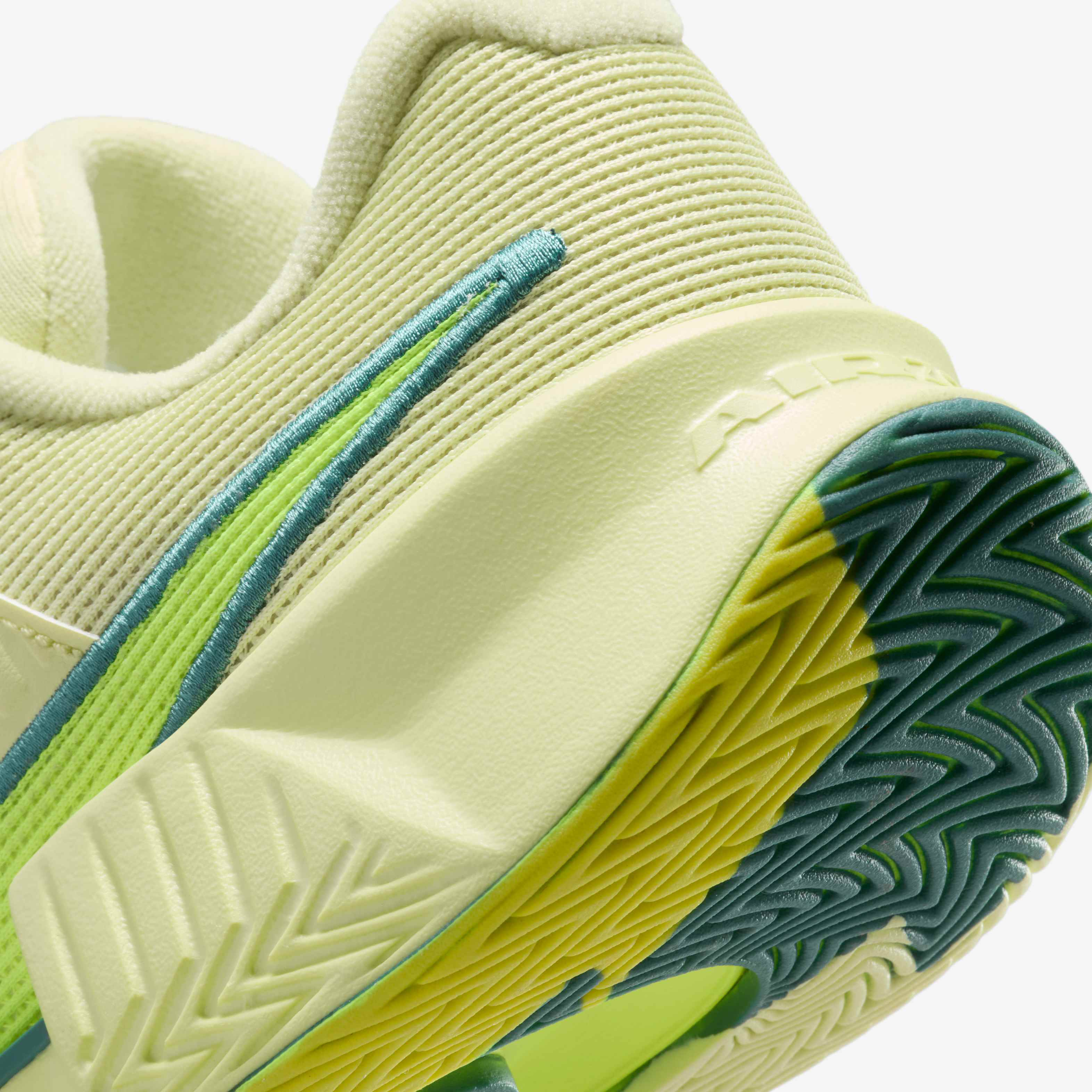 نايكي جي بي تشالنج برو بريميوم image number 7