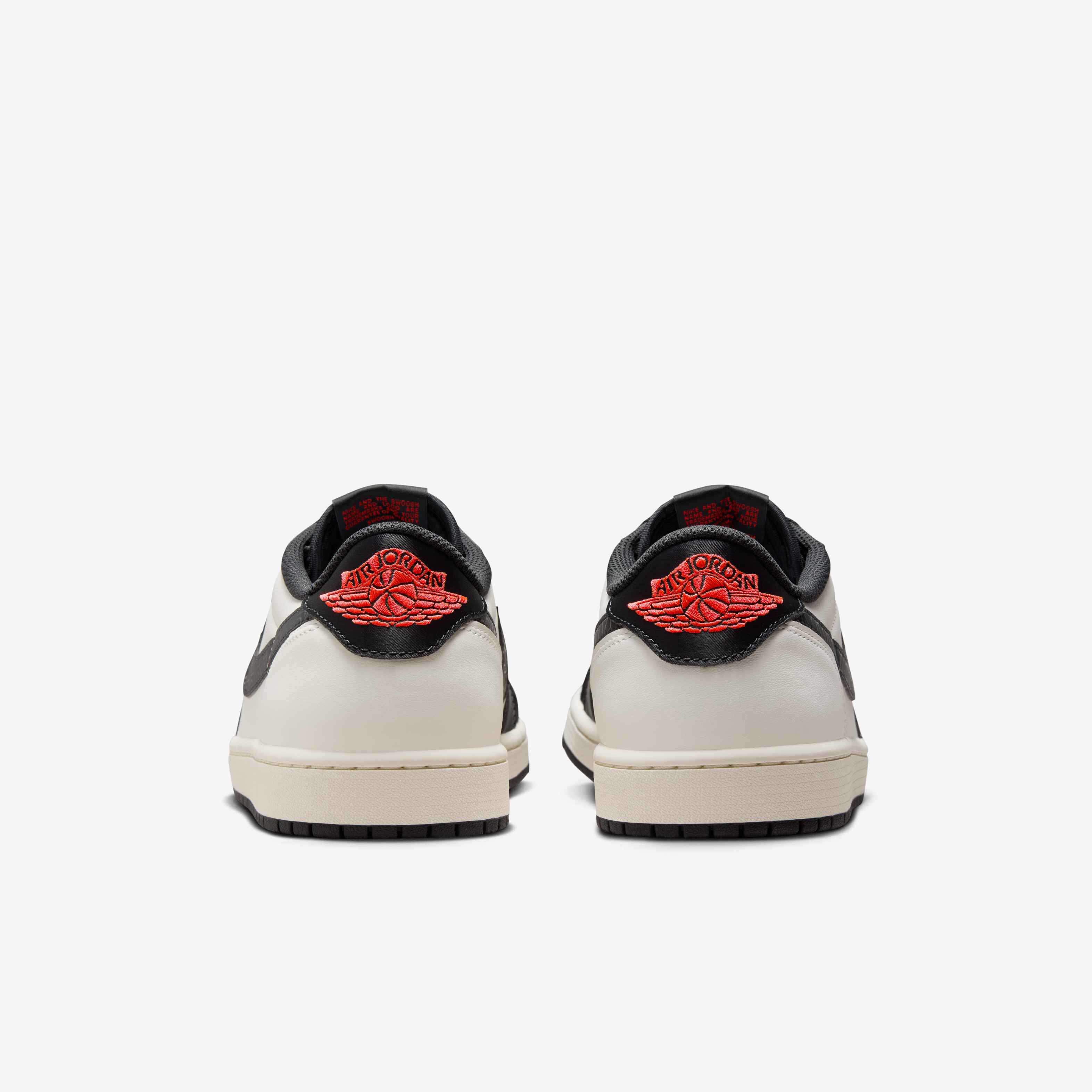 Air Jordan 1 Retro Low Paris Saint-Germain image number 5