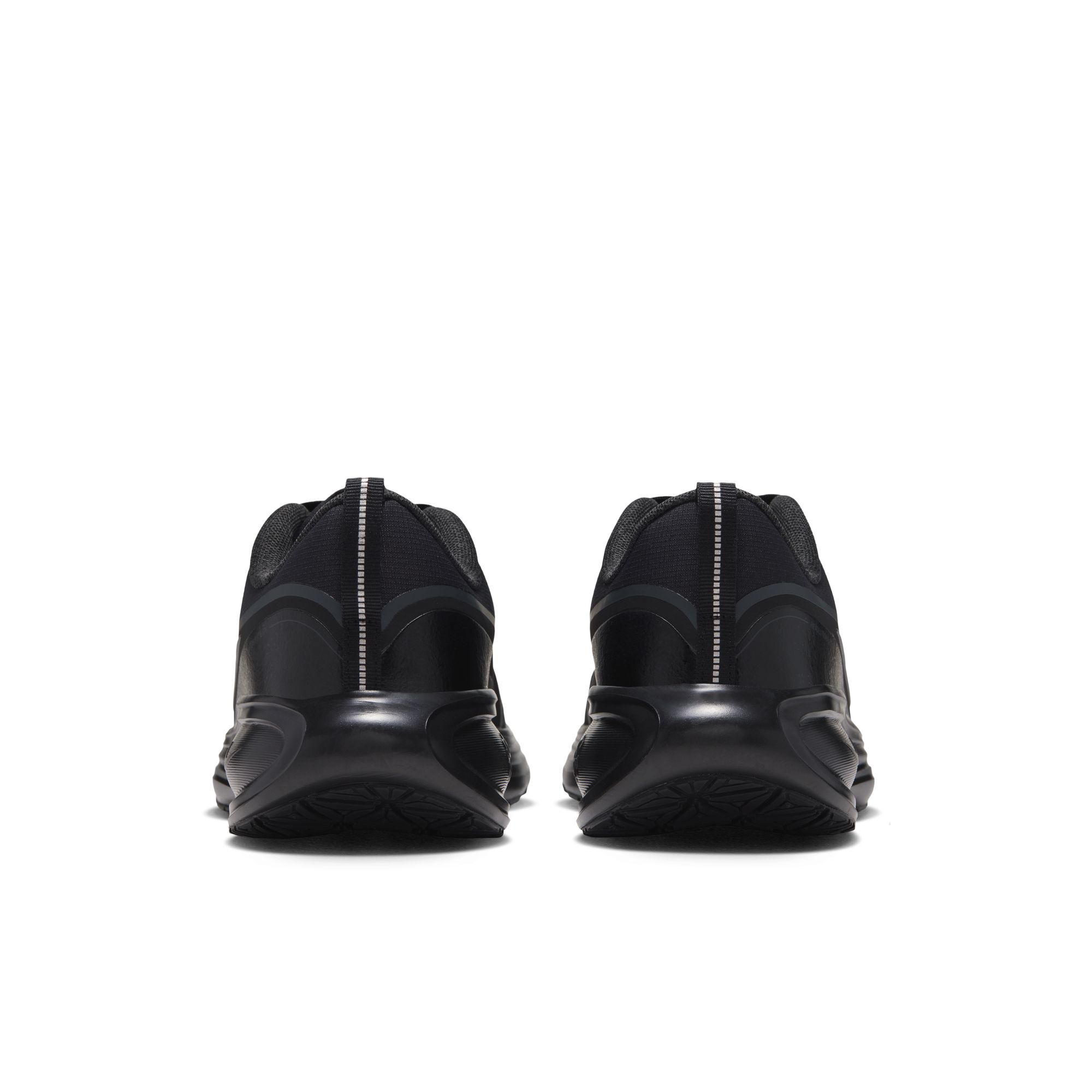 Nike Revolution 8 Utility image number 1