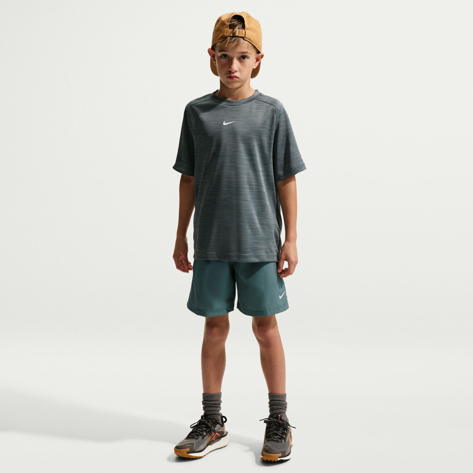 نايكي ملتي image number 0