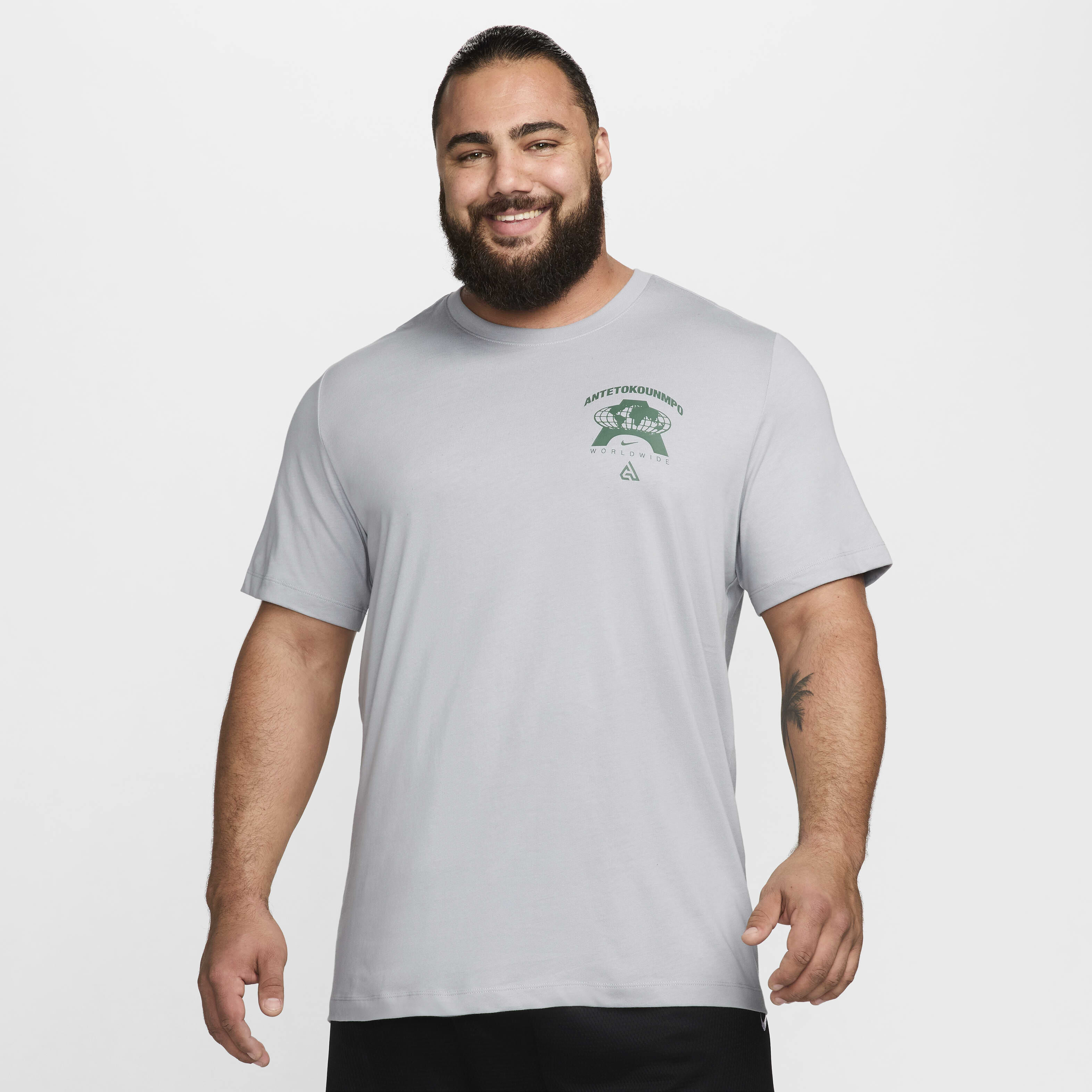 ★NIKE★GIANNIS M90 BASKETBALL T-シャツ★追跡可 Buy Giannis Men's M90 Basketball T-Shirt - Black | Nike UAE