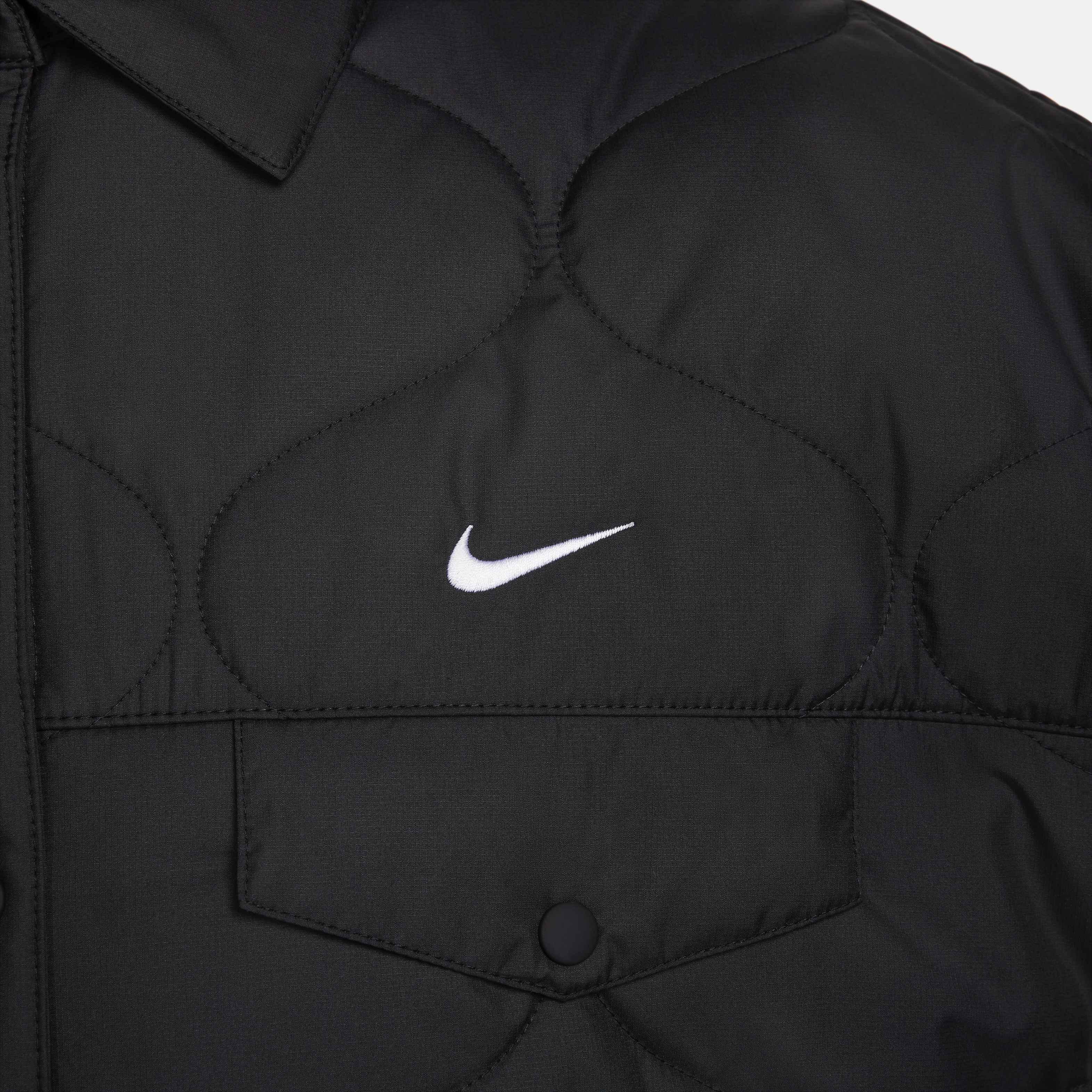 Nike Sportswear Essential image number 4