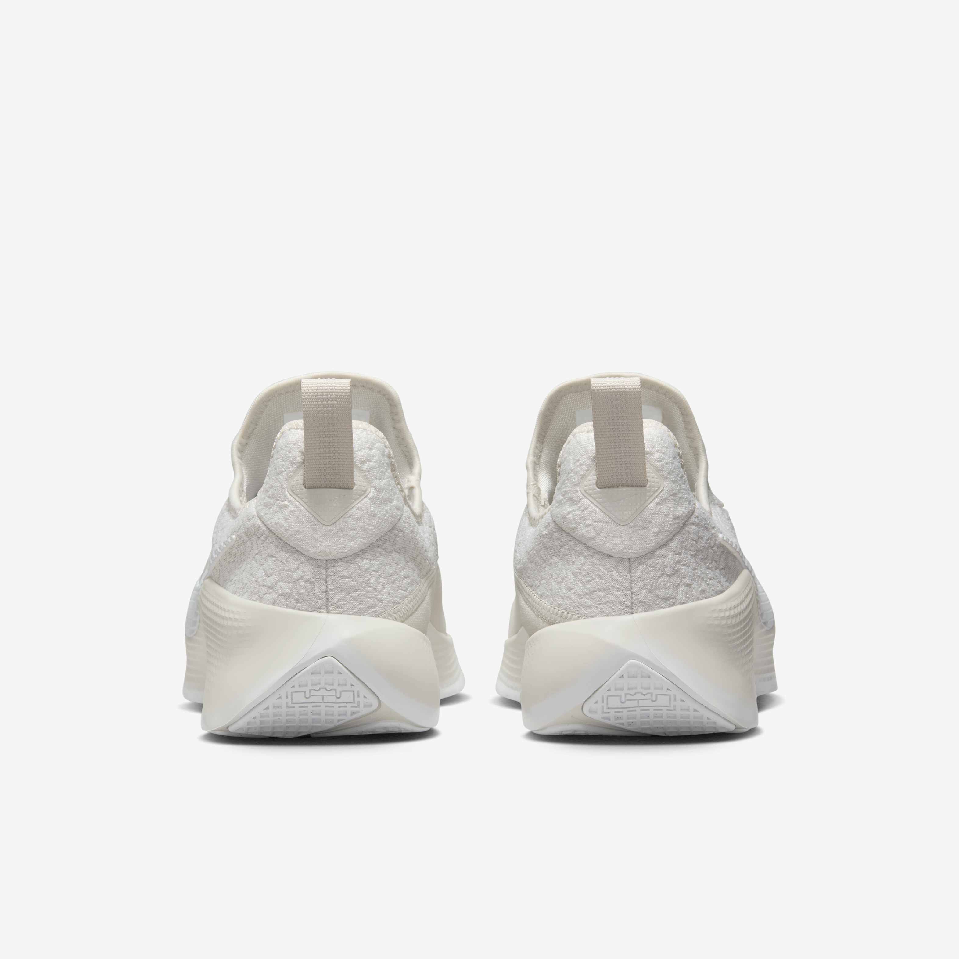 LeBron TR 1 image number 5