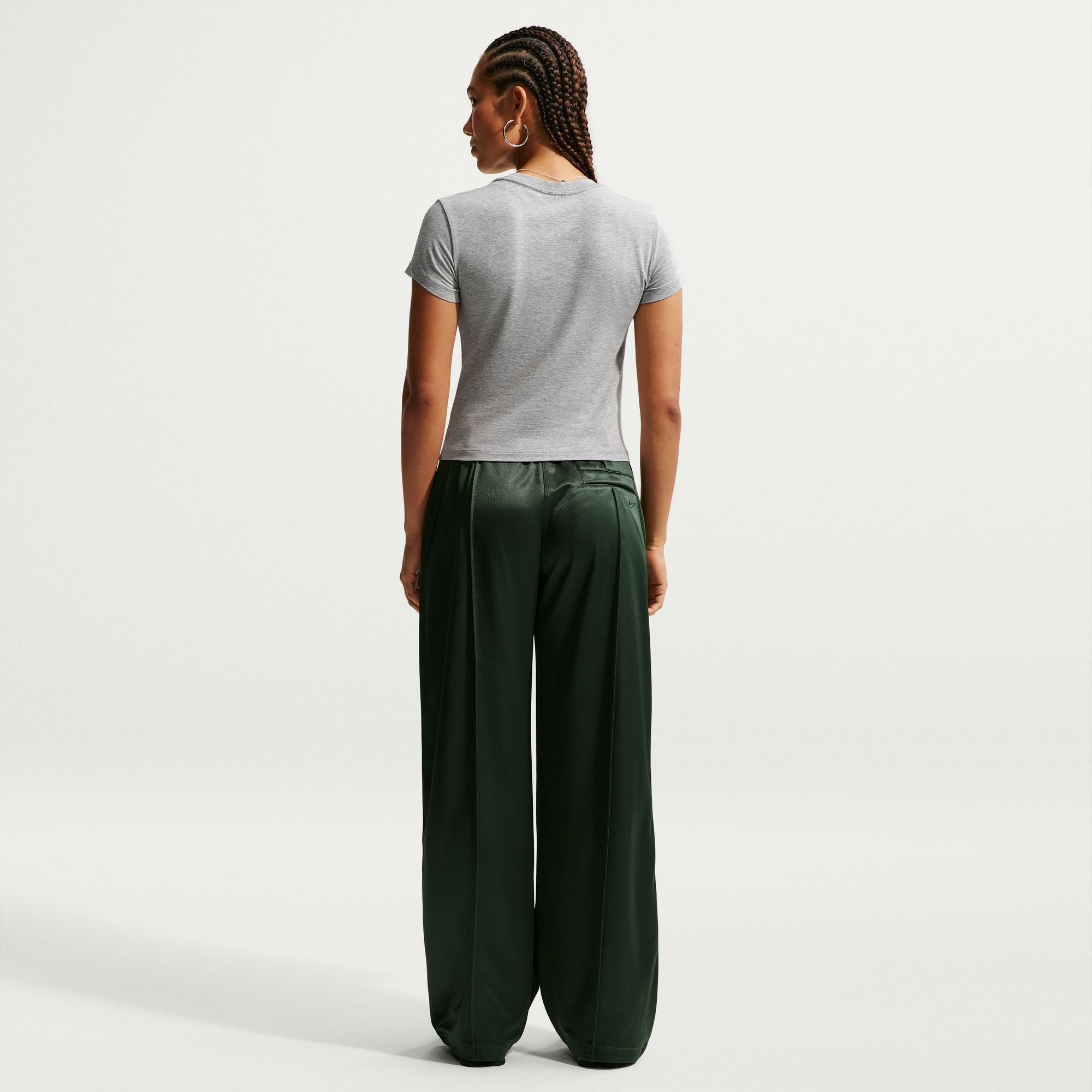 نايكي سبورتسوير image number 1