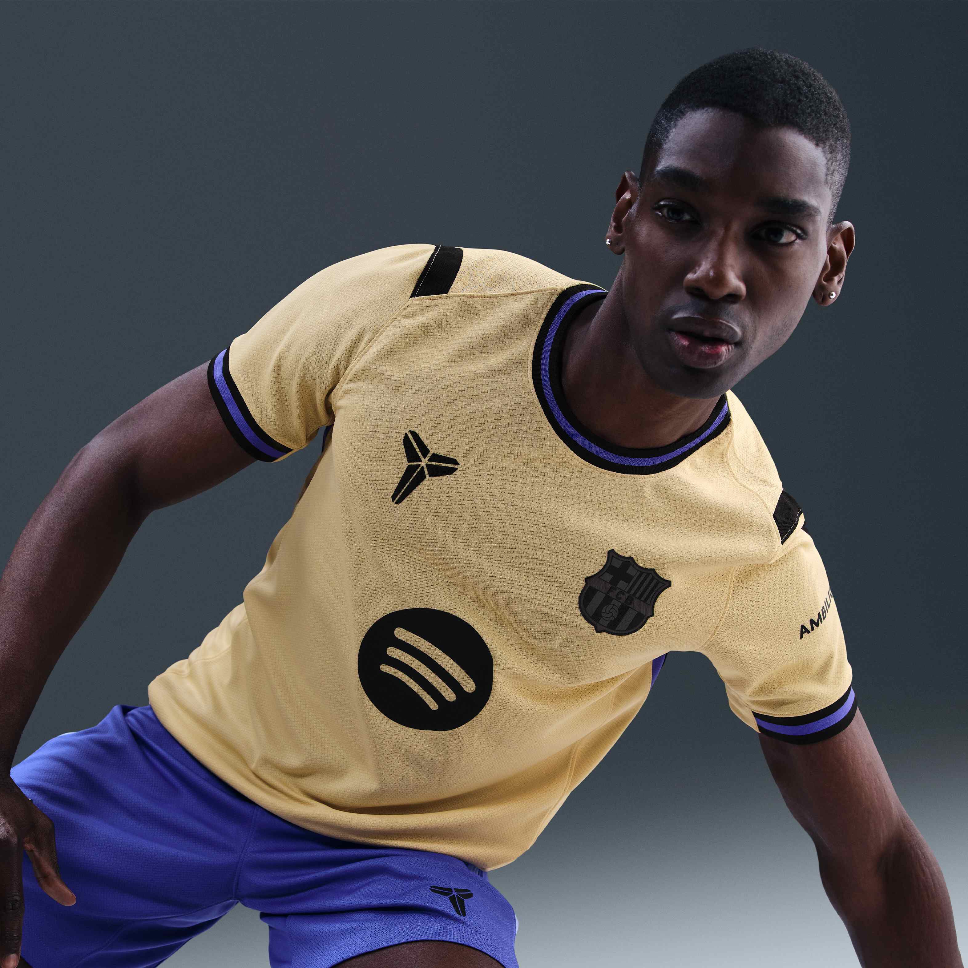 F.C. Barcelona 2025/26 Stadium Away image number 2